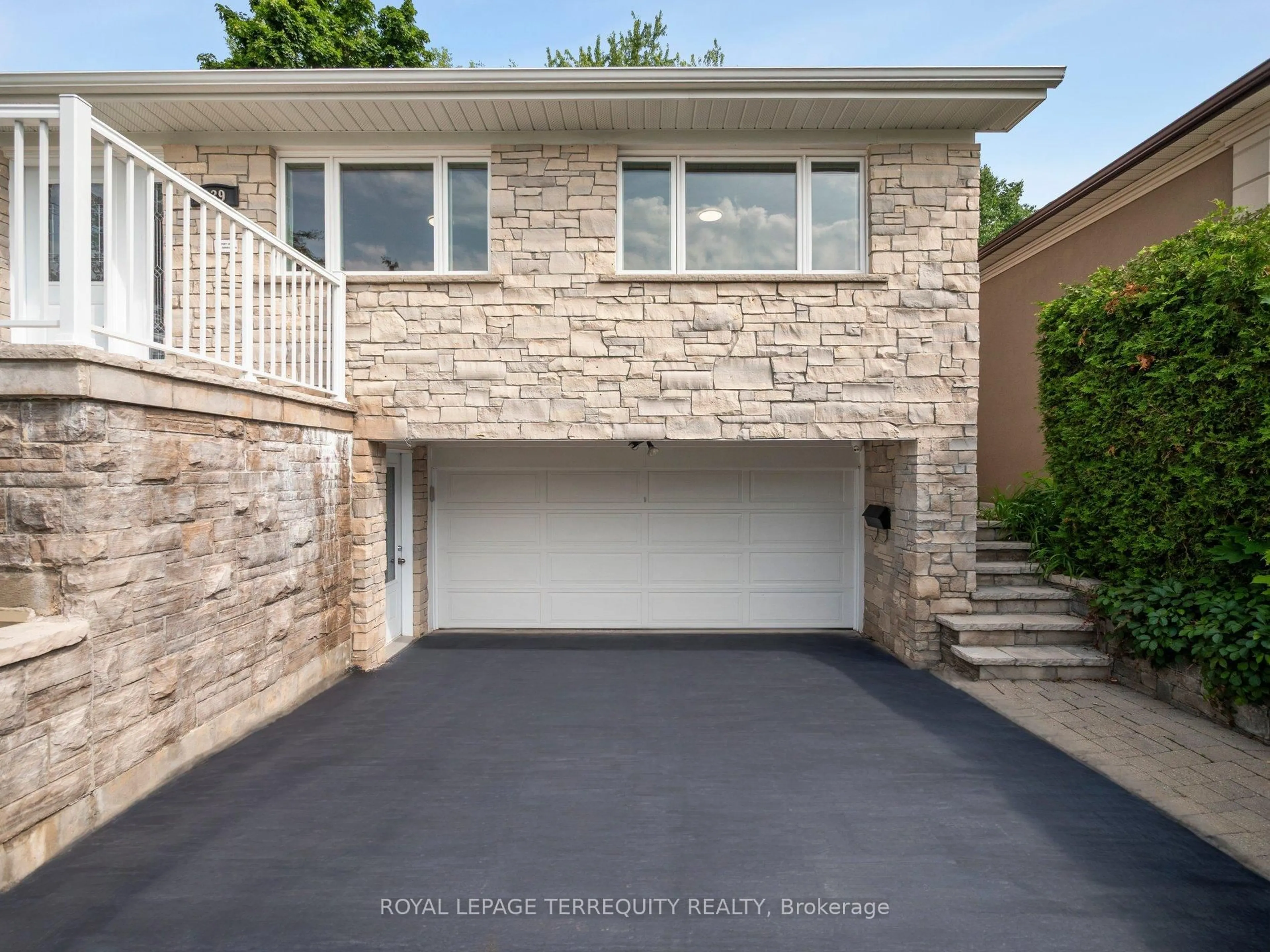 Unknown for 139 Driscoll Rd, Richmond Hill Ontario L4C 4H6