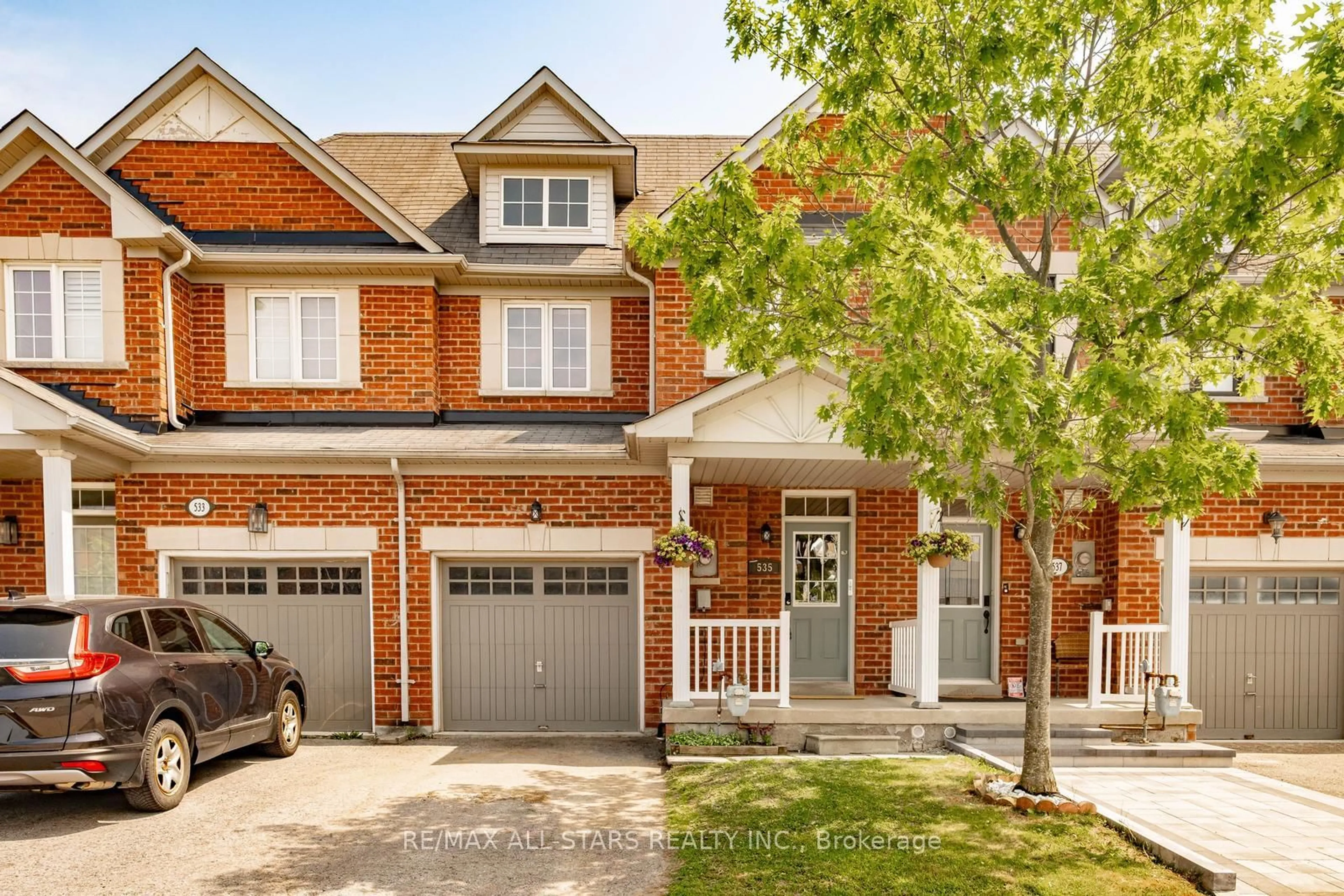 Home with brick exterior material, street for 535 Reeves Way Blvd, Whitchurch-Stouffville Ontario L4A 0H1