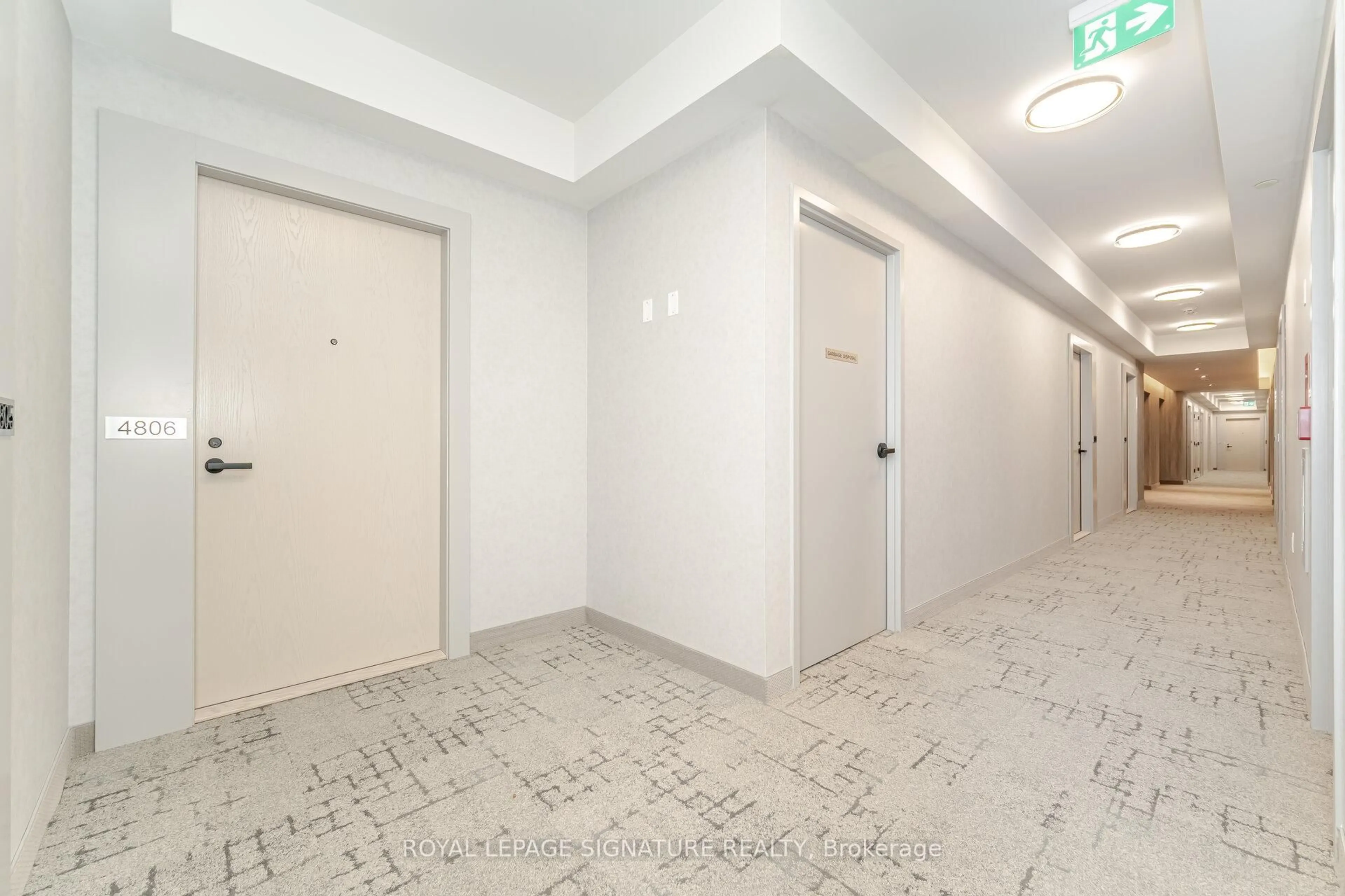 Indoor foyer for 195 Commerce St #4806, Vaughan Ontario L4K 0P9
