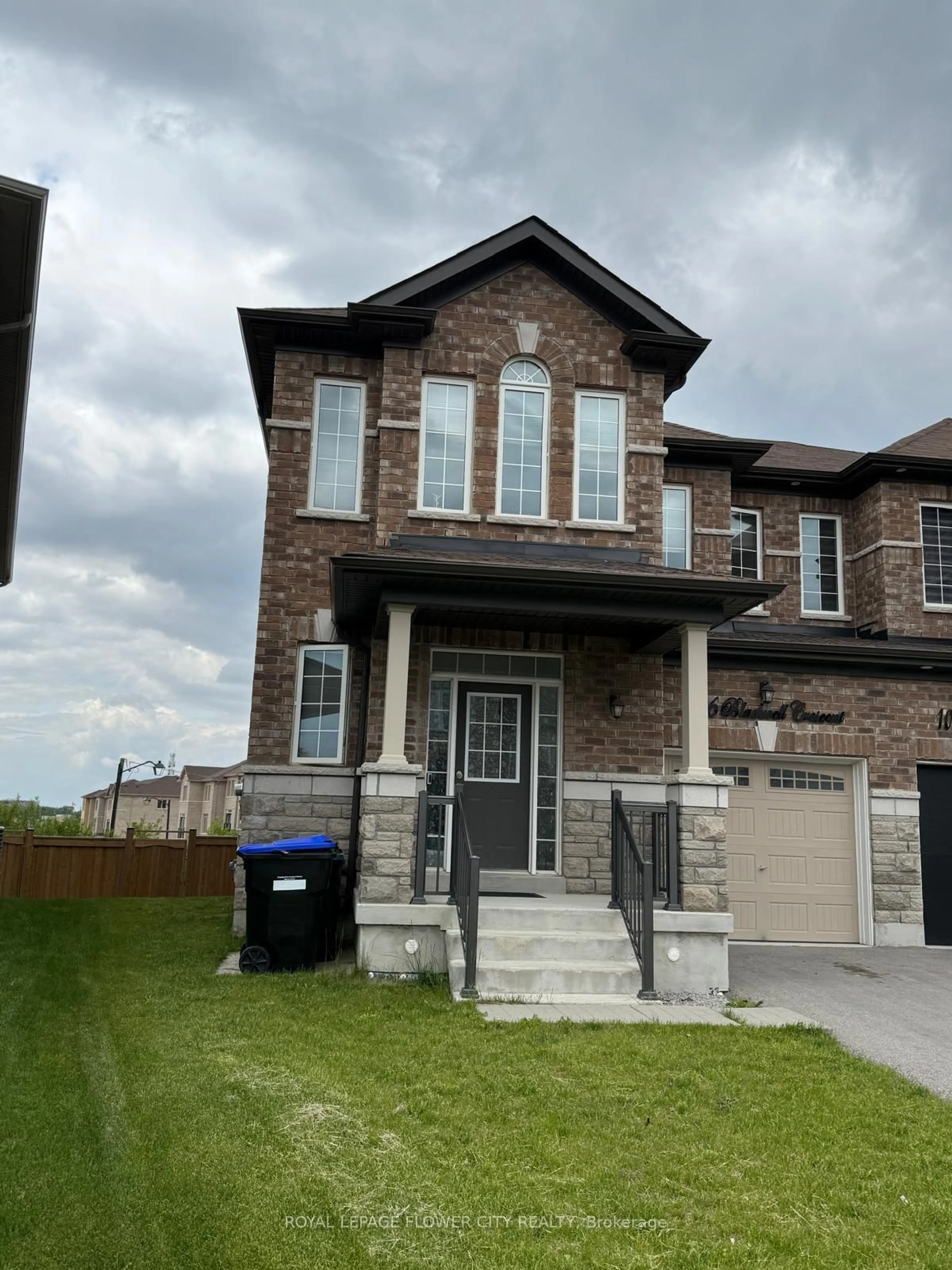 Home with brick exterior material, street for 106 Blackwell Cres, Bradford West Gwillimbury Ontario L3Z 4L4