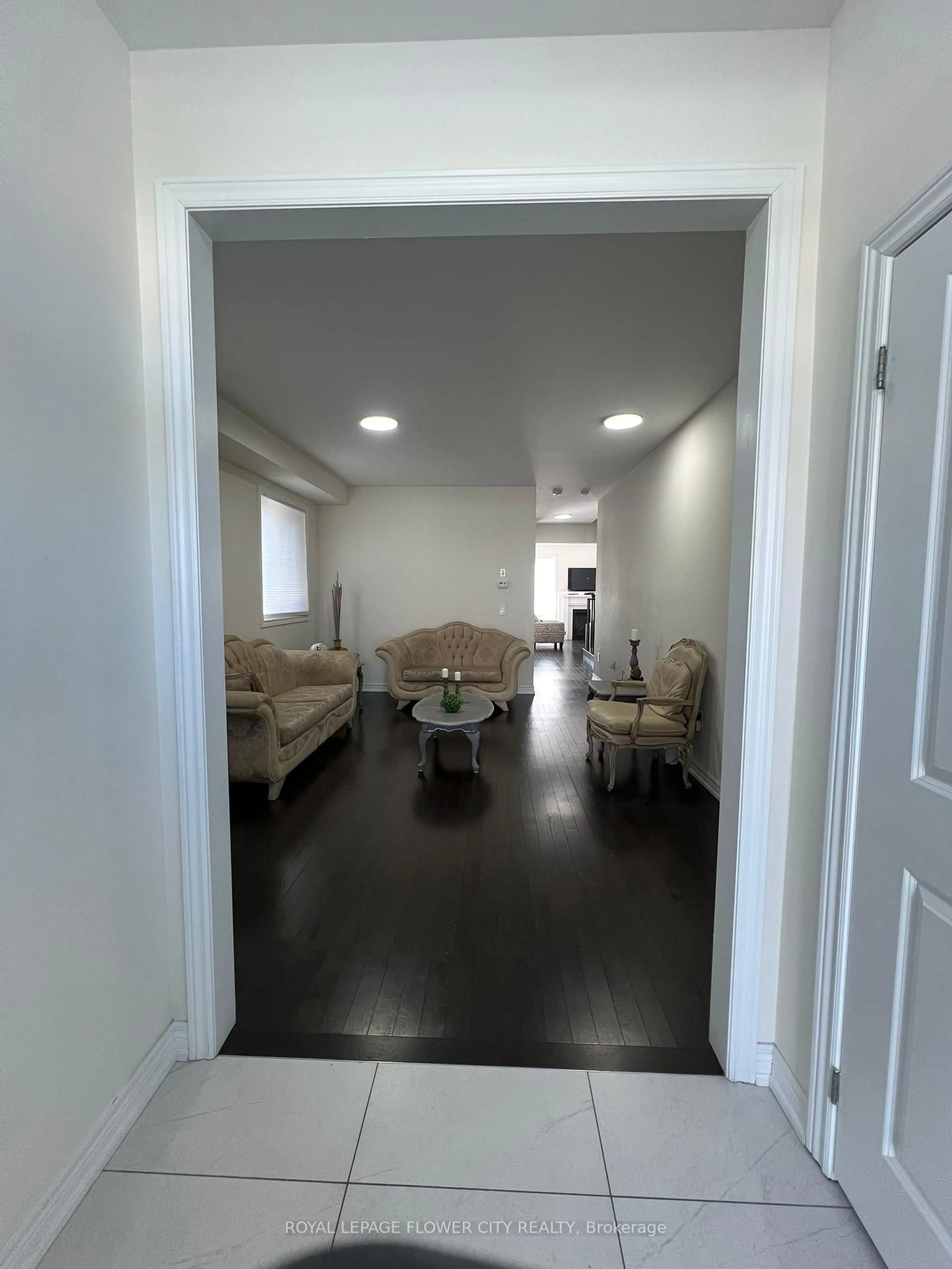 Unknown for 106 Blackwell Cres, Bradford West Gwillimbury Ontario L3Z 4L4