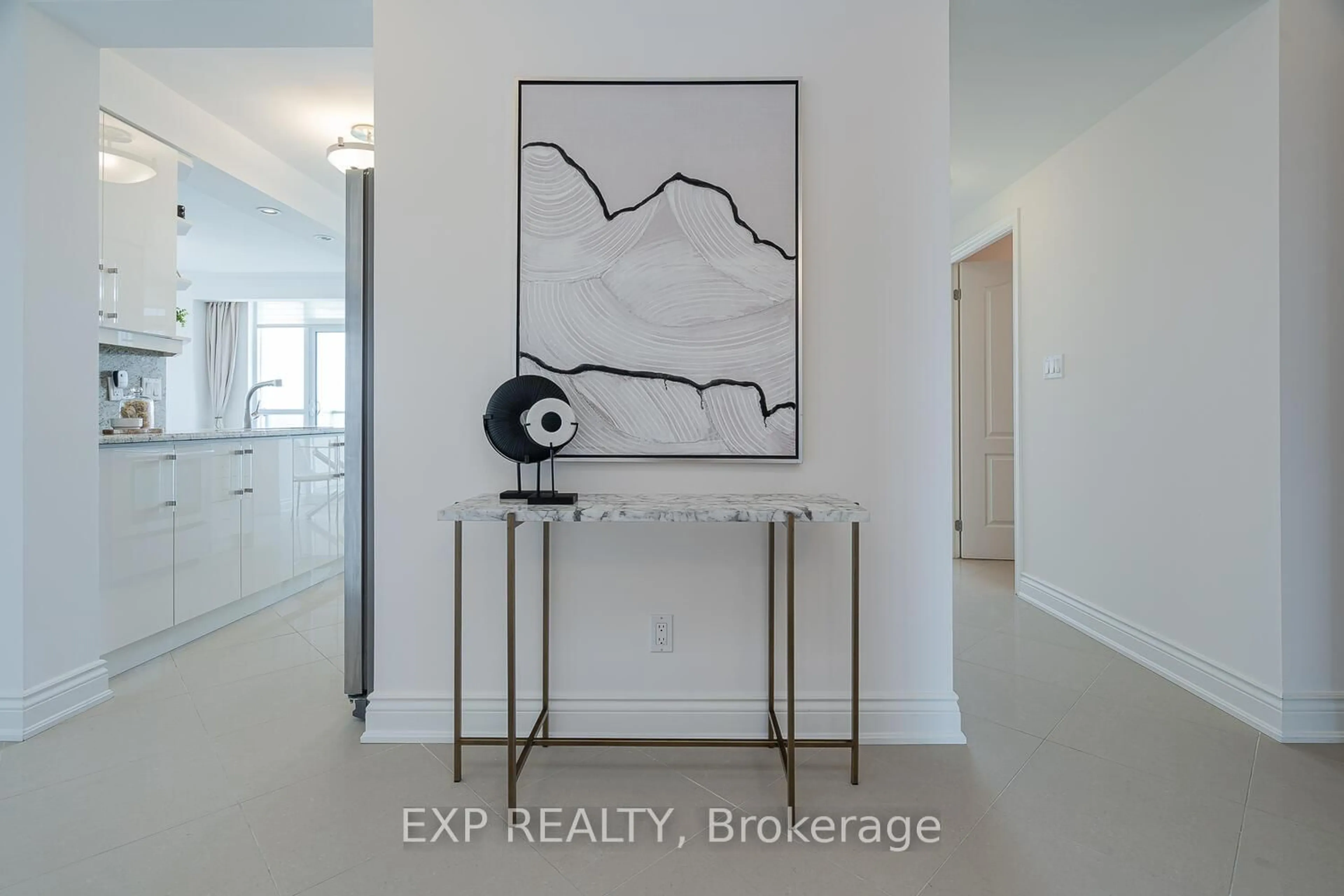 Indoor entryway for 88 Promenade Circ #1205, Vaughan Ontario L4J 9A4