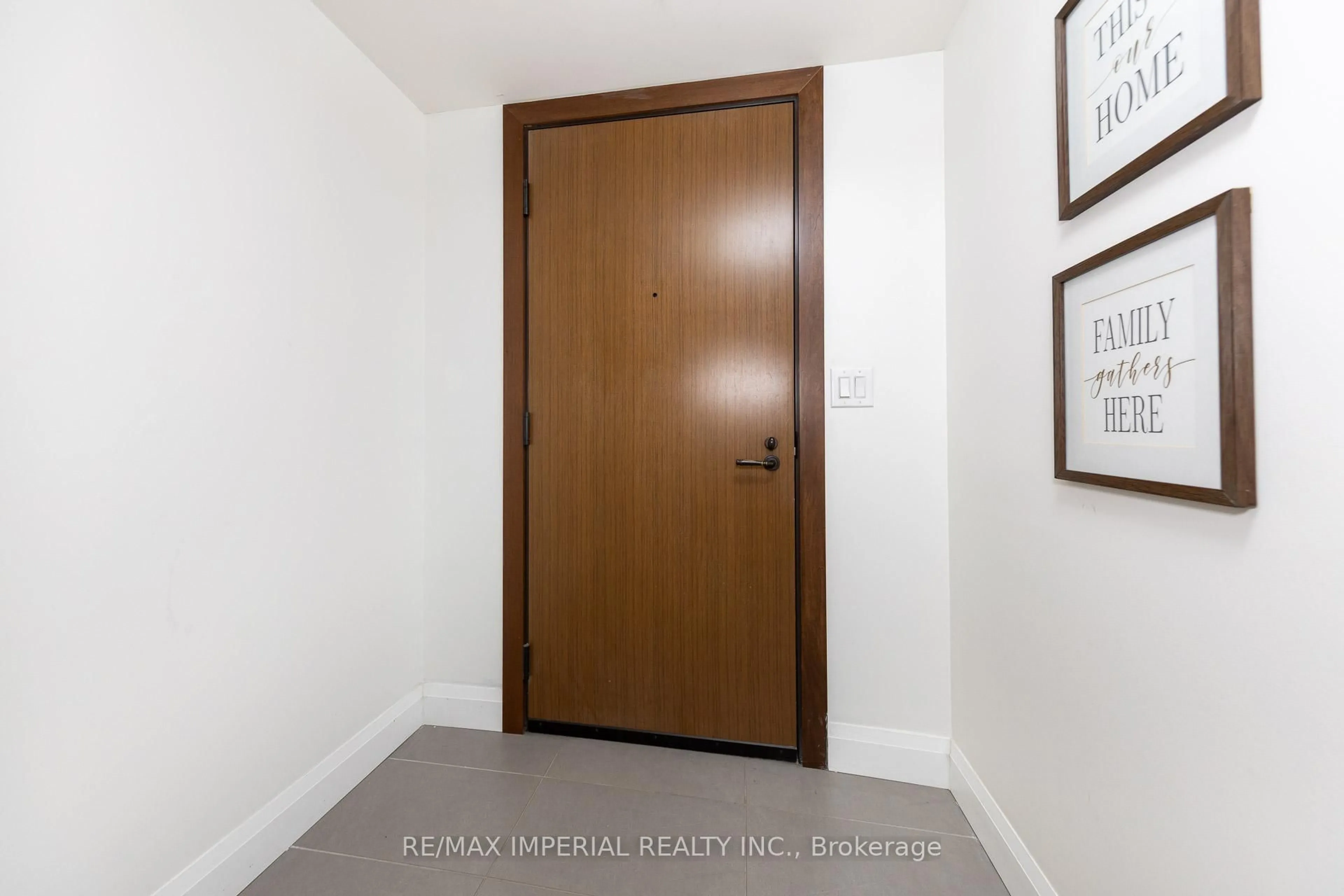 Indoor entryway for 1 uptown Dr #1905, Markham Ontario L3R 5C1