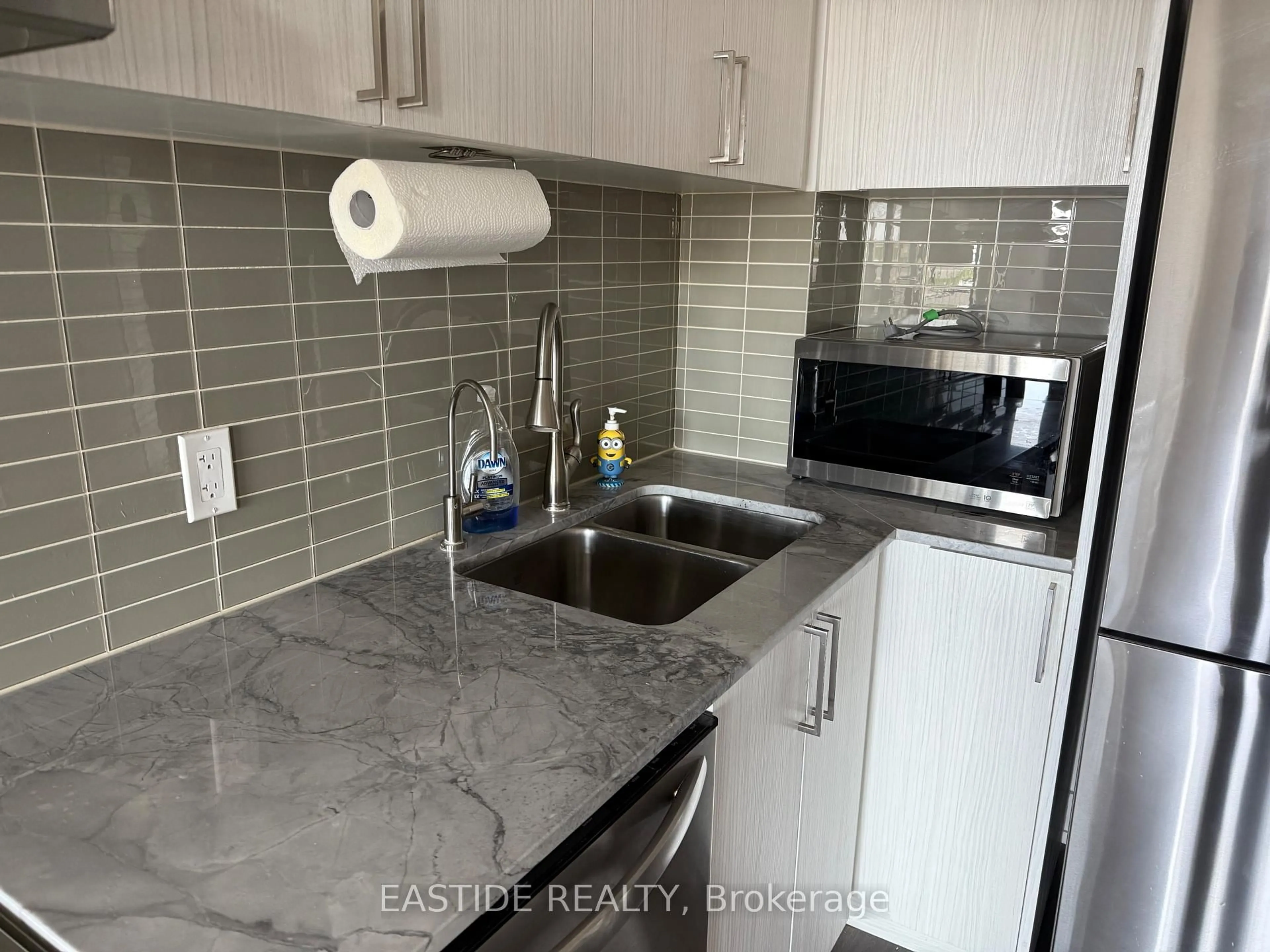 Standard kitchen, unknown for 278 Buchanan Dr #512E, Markham Ontario L3R 6J1
