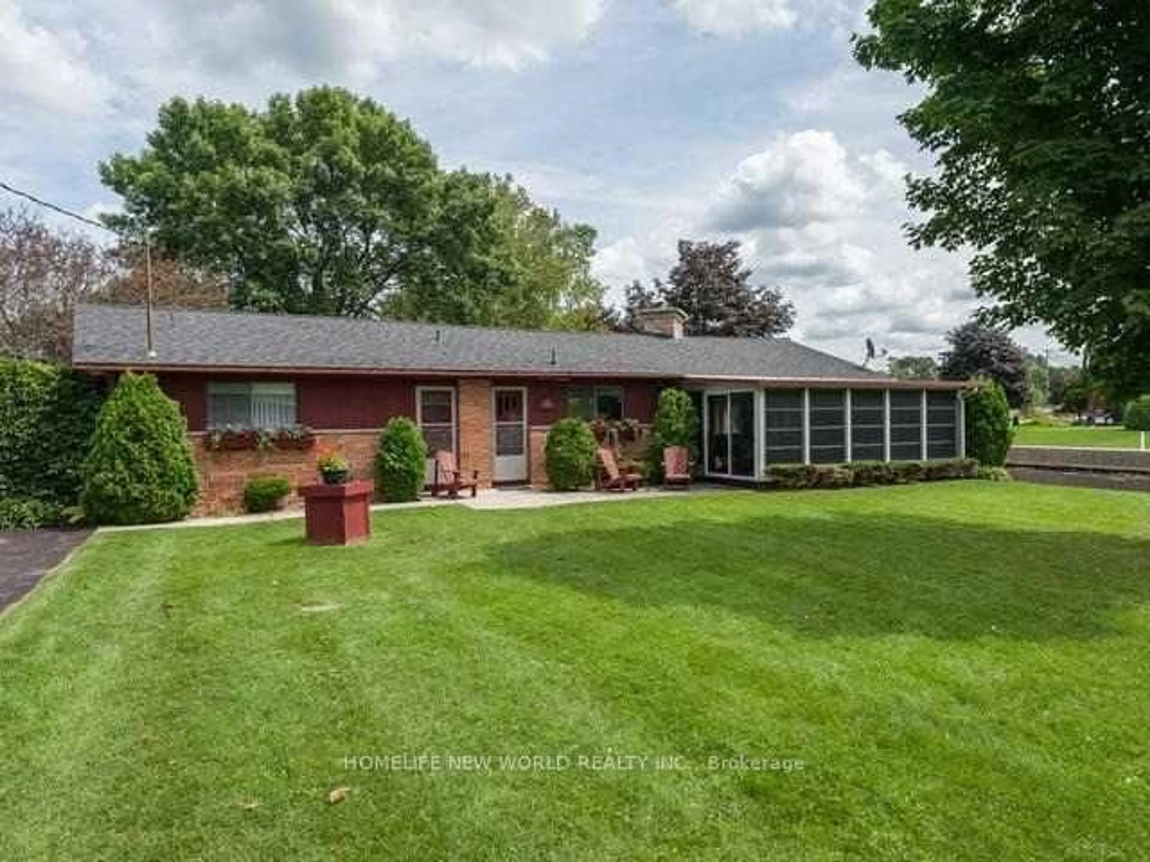 Home with brick exterior material, unknown for 31 Villa Dr, Georgina Ontario L0E 1N0
