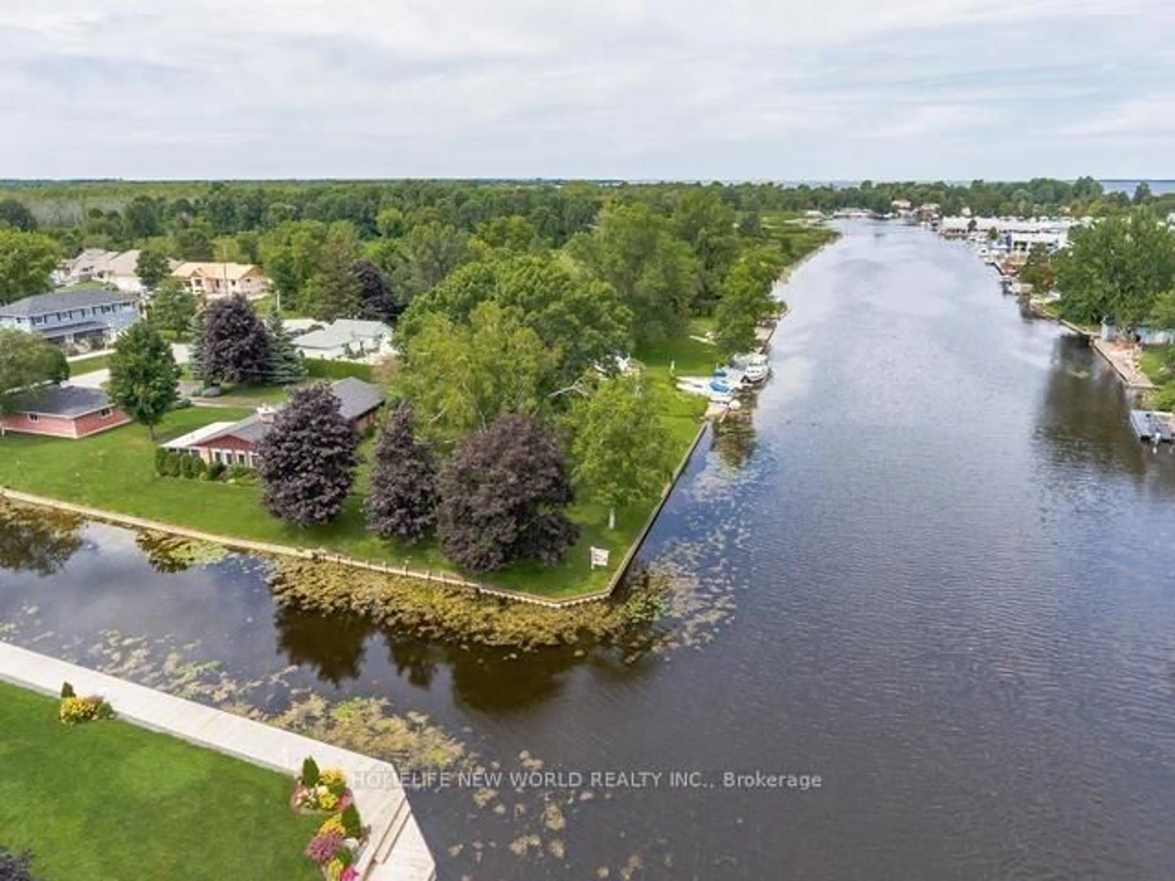 A pic from outside/outdoor area/front of a property/back of a property/a pic from drone, water/lake/river/ocean view for 31 Villa Dr, Georgina Ontario L0E 1N0