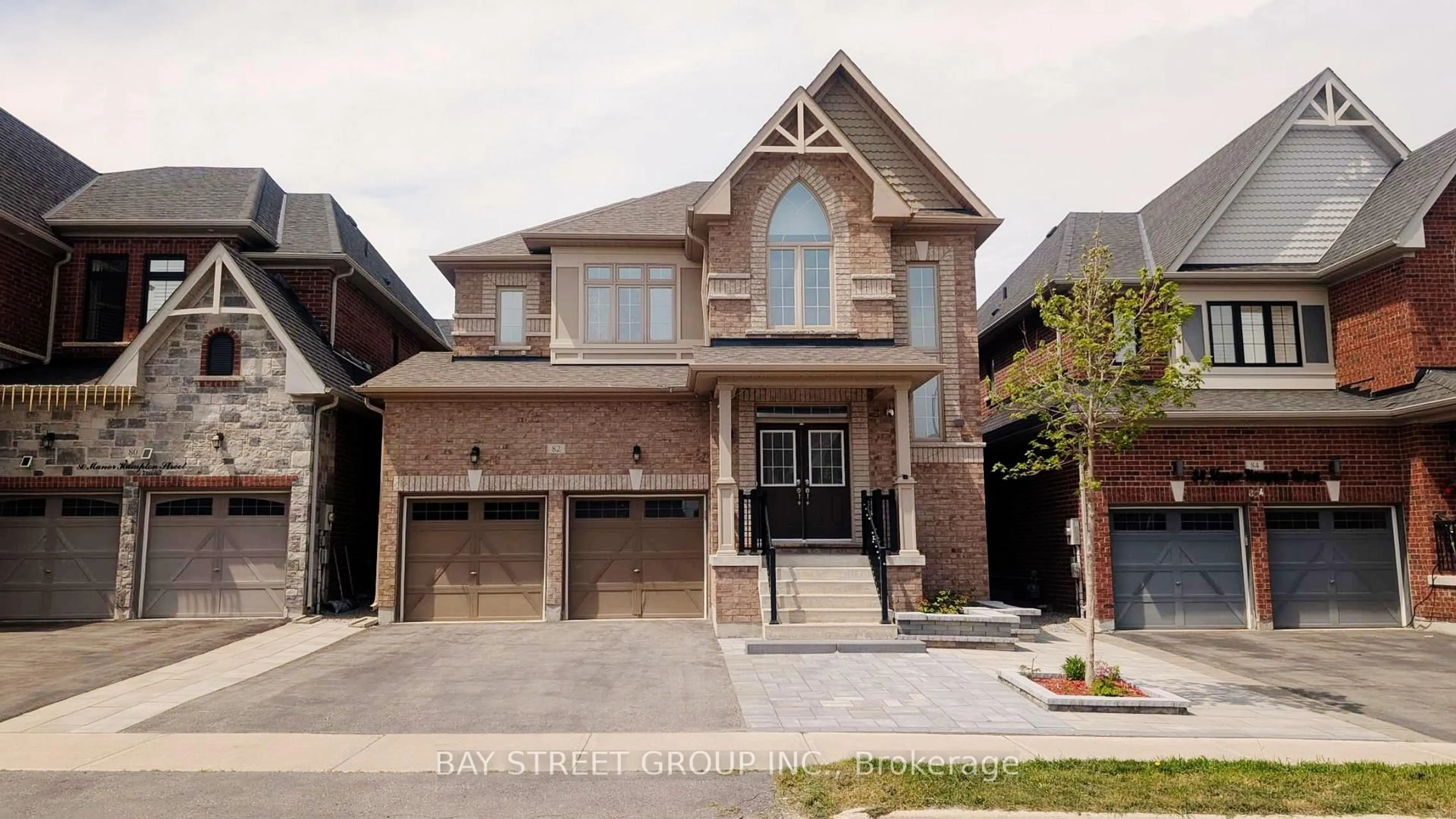 Home with brick exterior material, street for 82 Manor Hampton St, East Gwillimbury Ontario L9N 0P9