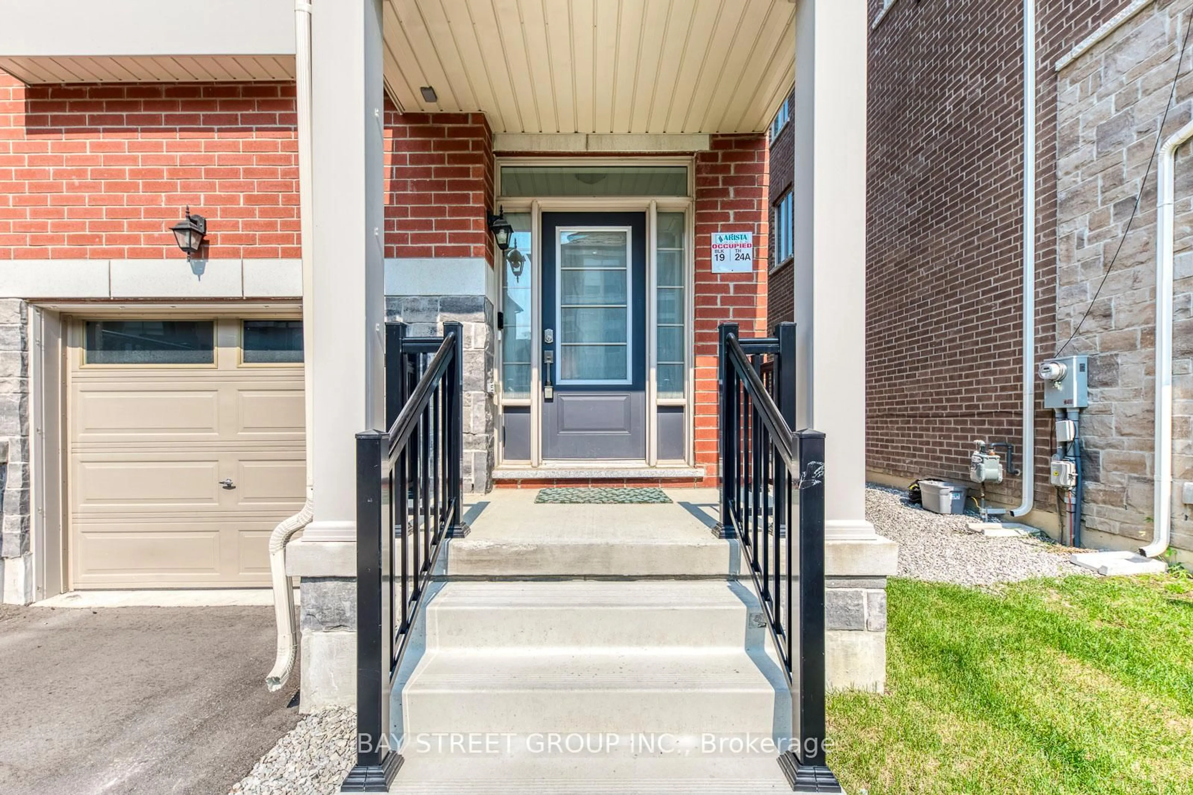 Indoor entryway for 33 Sissons Way, Markham Ontario L6B 1R2