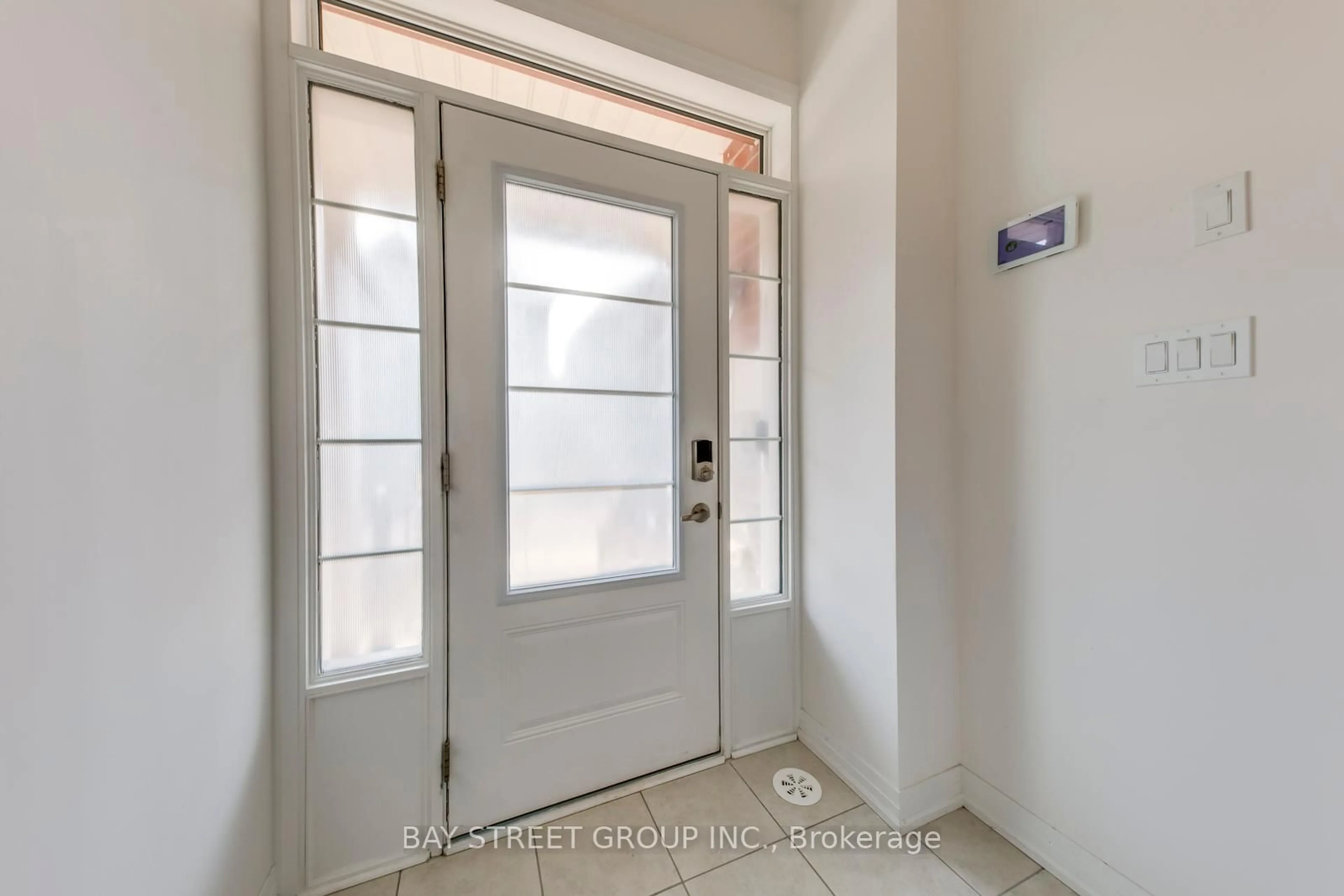 Indoor entryway for 33 Sissons Way, Markham Ontario L6B 1R2