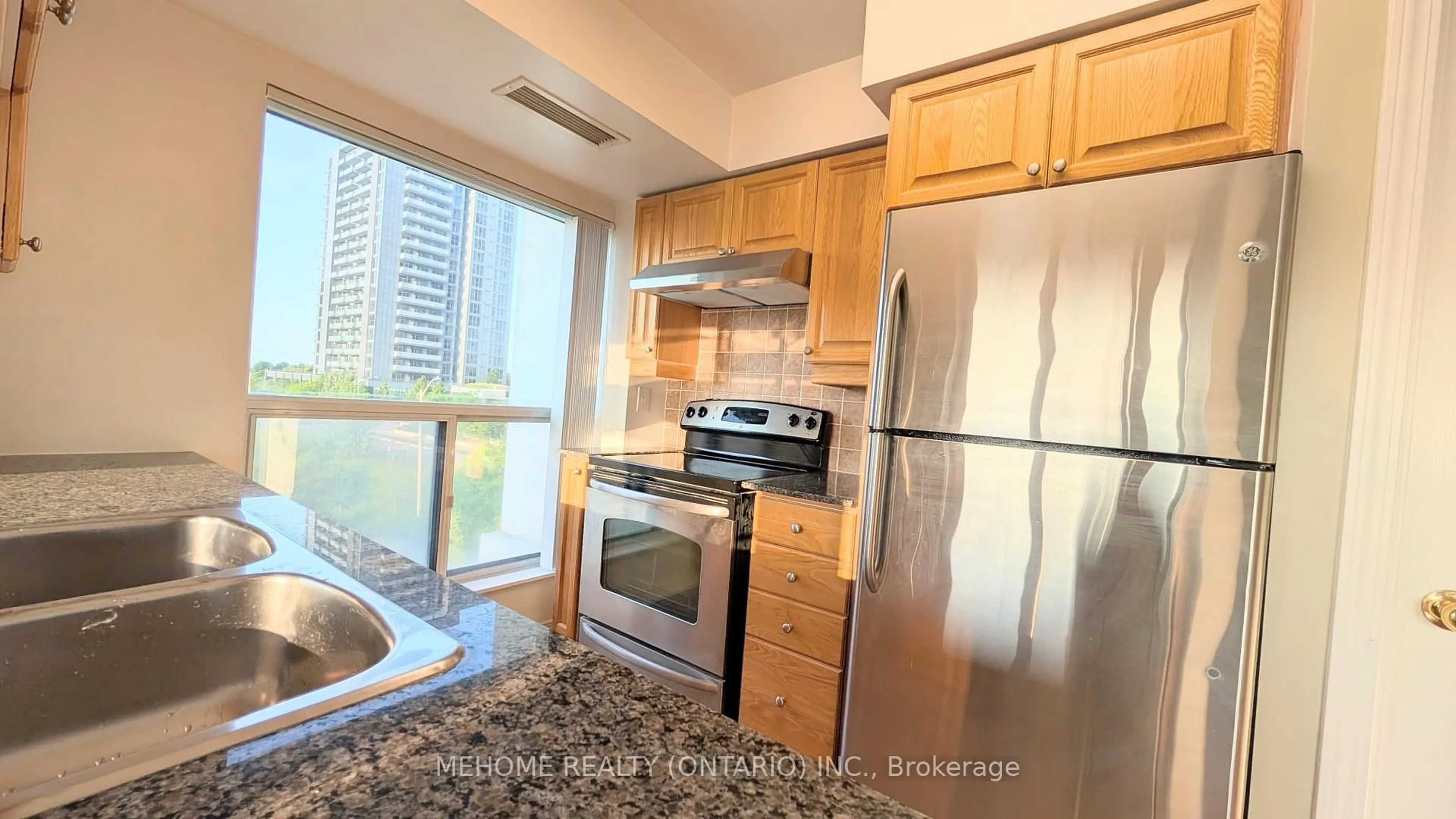 Standard kitchen, unknown for 185 Oneida Cres #306, Richmond Hill Ontario L4B 0B1