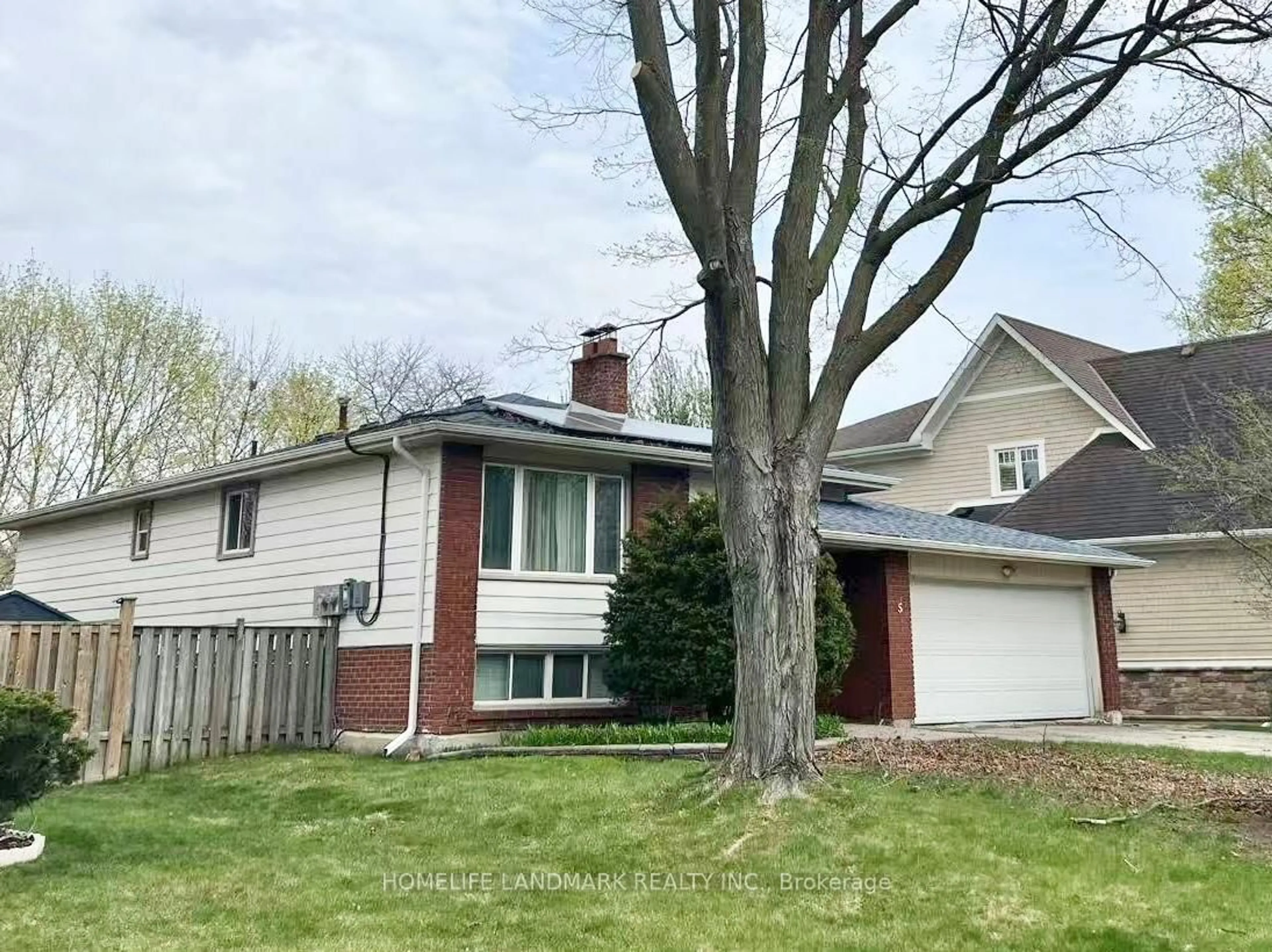 Home with vinyl exterior material, street for 5 Chant Cres, Markham Ontario L3R 1Y7