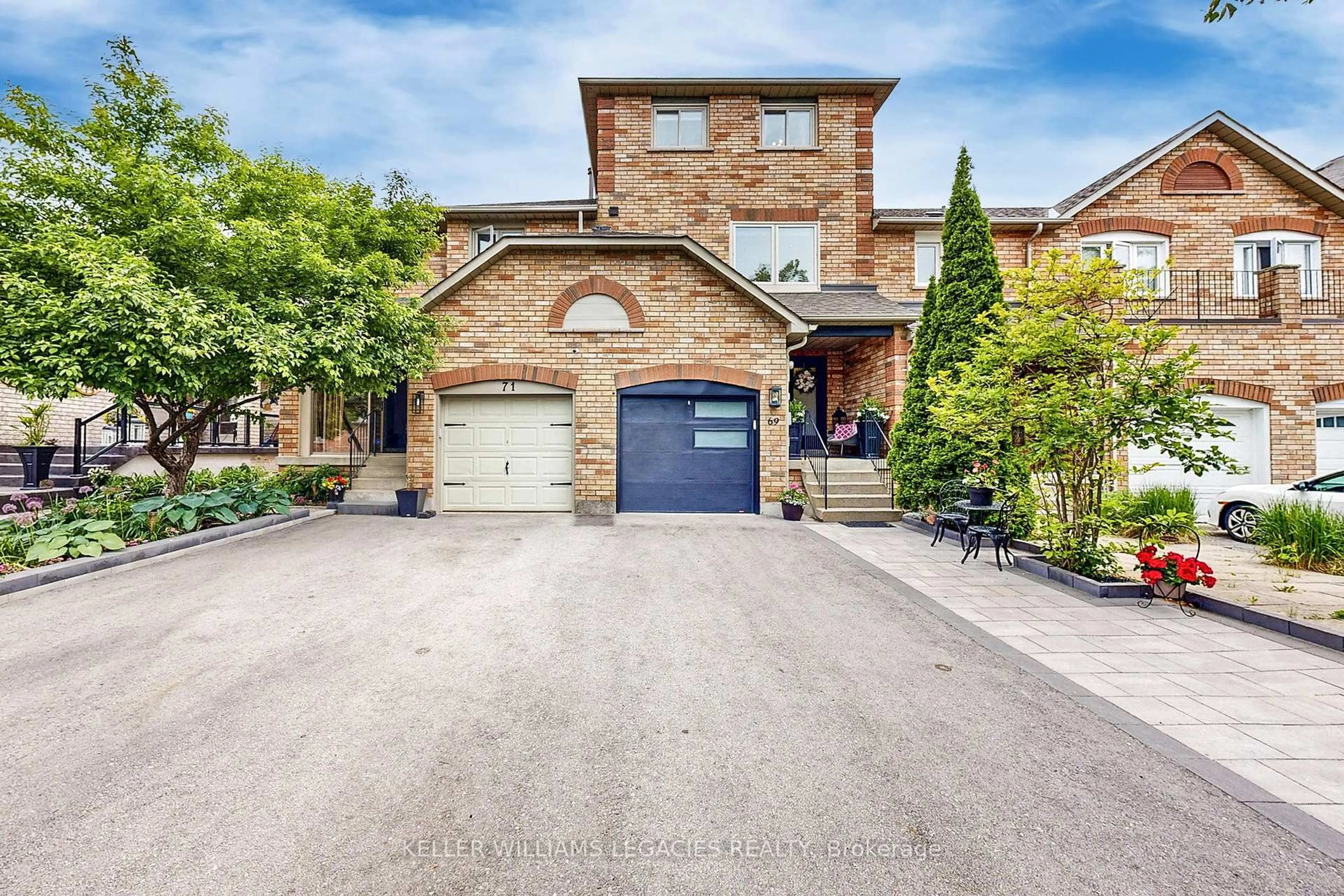 Home with brick exterior material, street for 69 Crieff Ave, Vaughan Ontario L6A 2B9