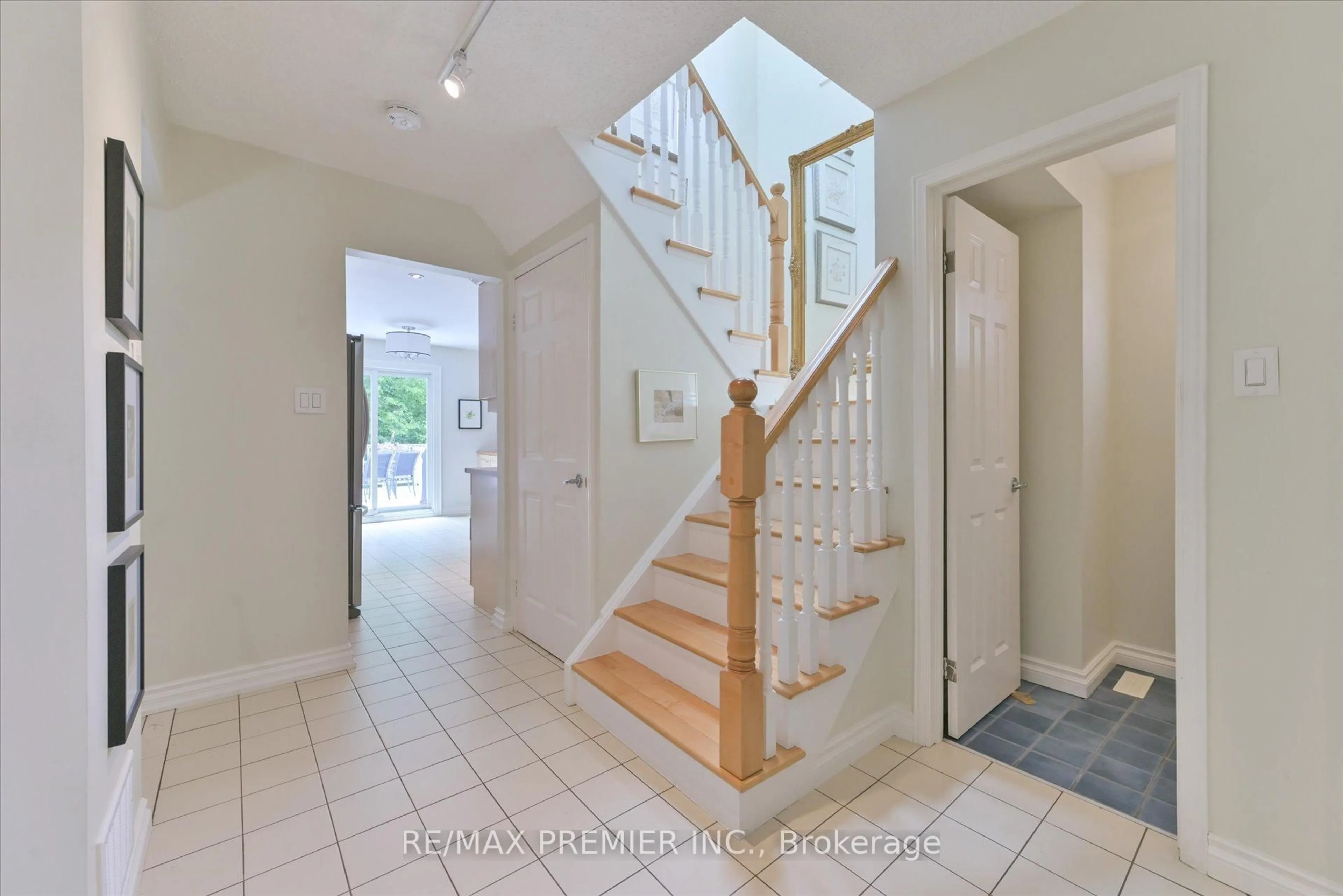 Unknown for 111 Coles Ave, Vaughan Ontario L4L 1L8