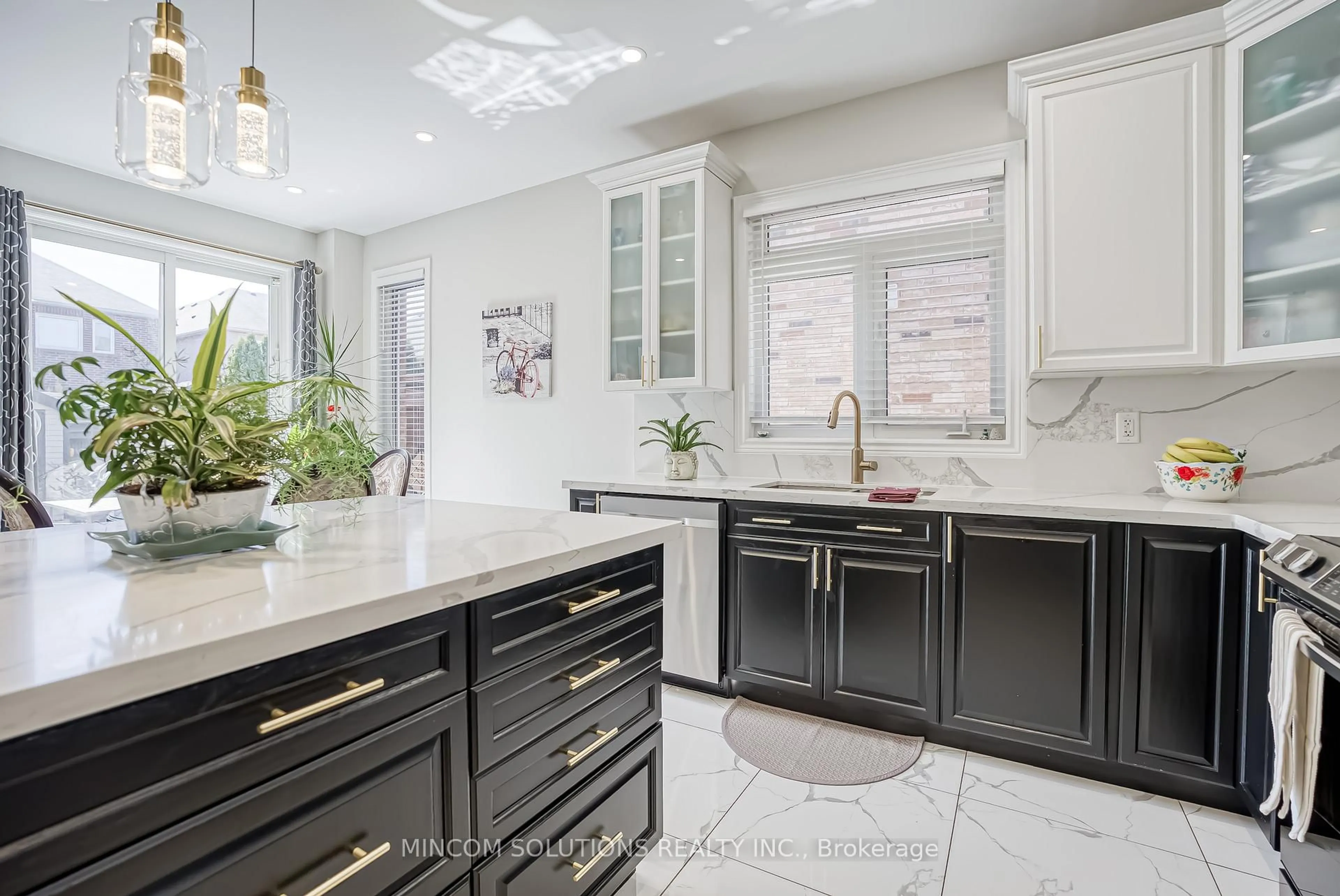 Contemporary kitchen, ceramic/tile floor for 173 Blue Dasher Blvd, Bradford West Gwillimbury Ontario L3Z 0H3
