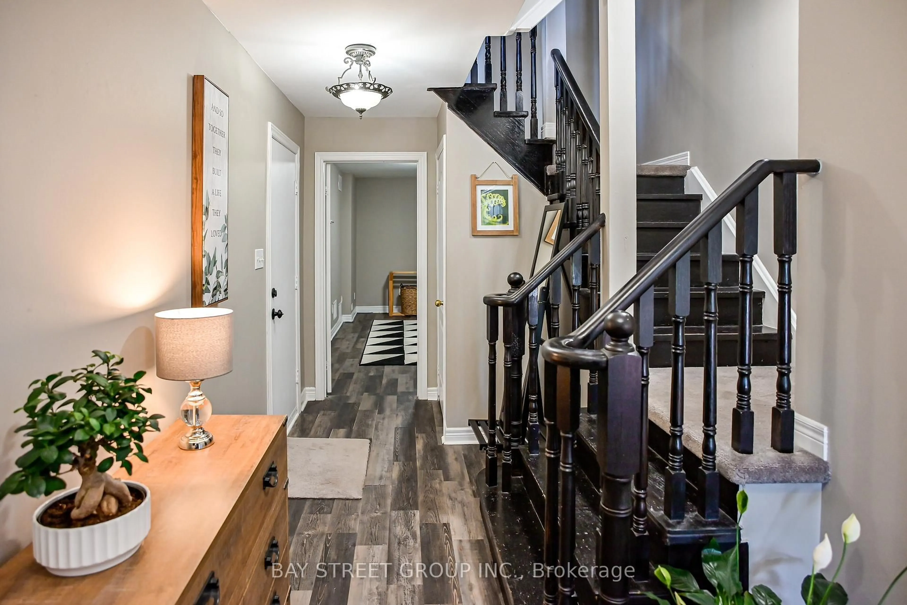 Indoor entryway for 190 Harding Blvd #125, Richmond Hill Ontario L4C 0J9