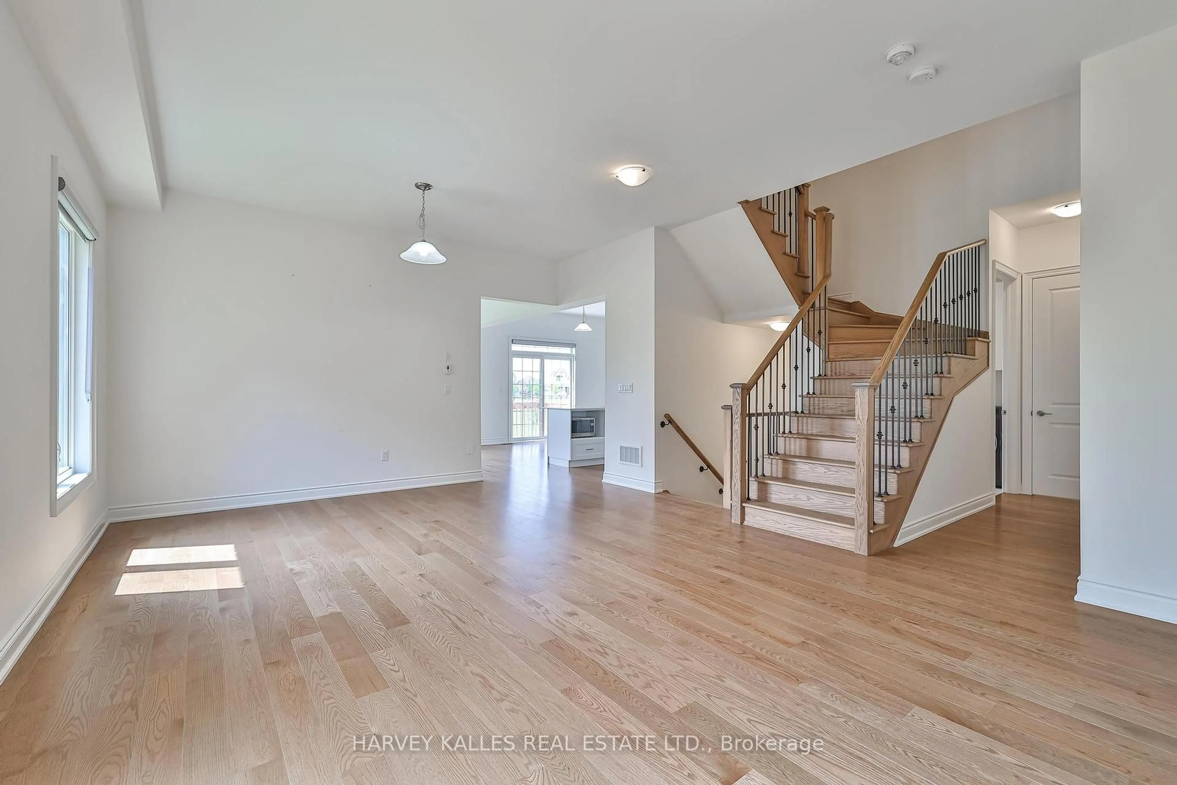Unknown for 4 Meadow Vista Cres, East Gwillimbury Ontario L9N 0T4