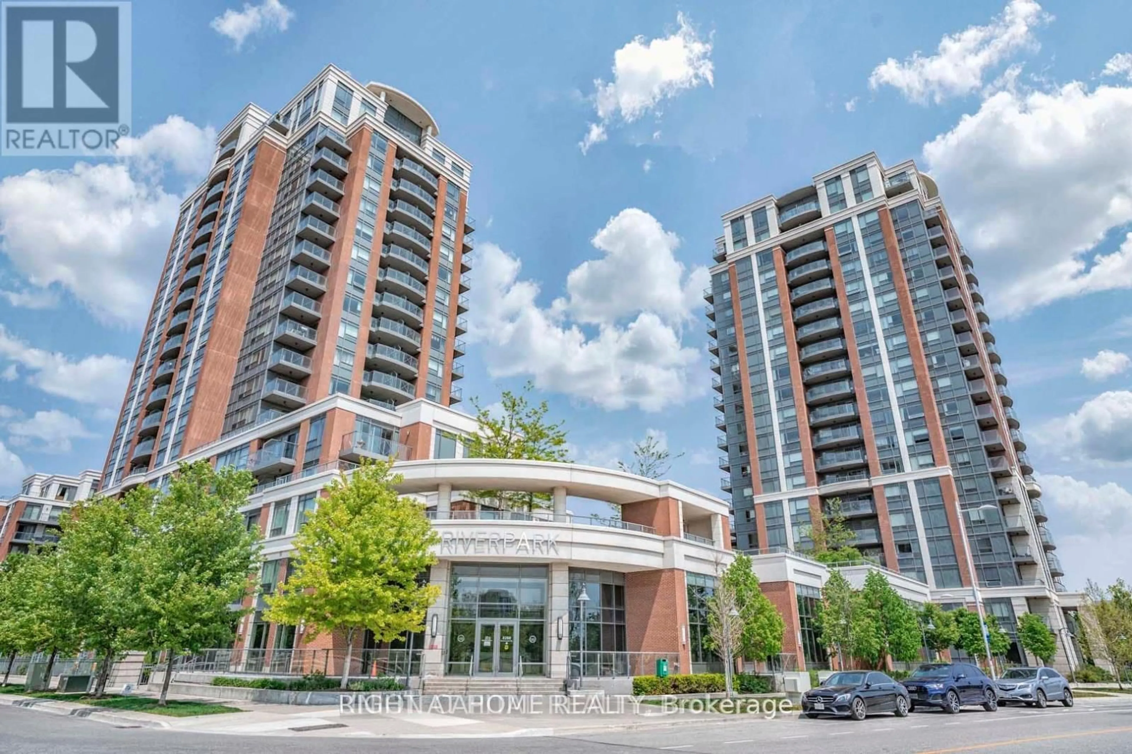 Indoor foyer for 8200 Birchmount Rd #202A, Markham Ontario L3R 9W1