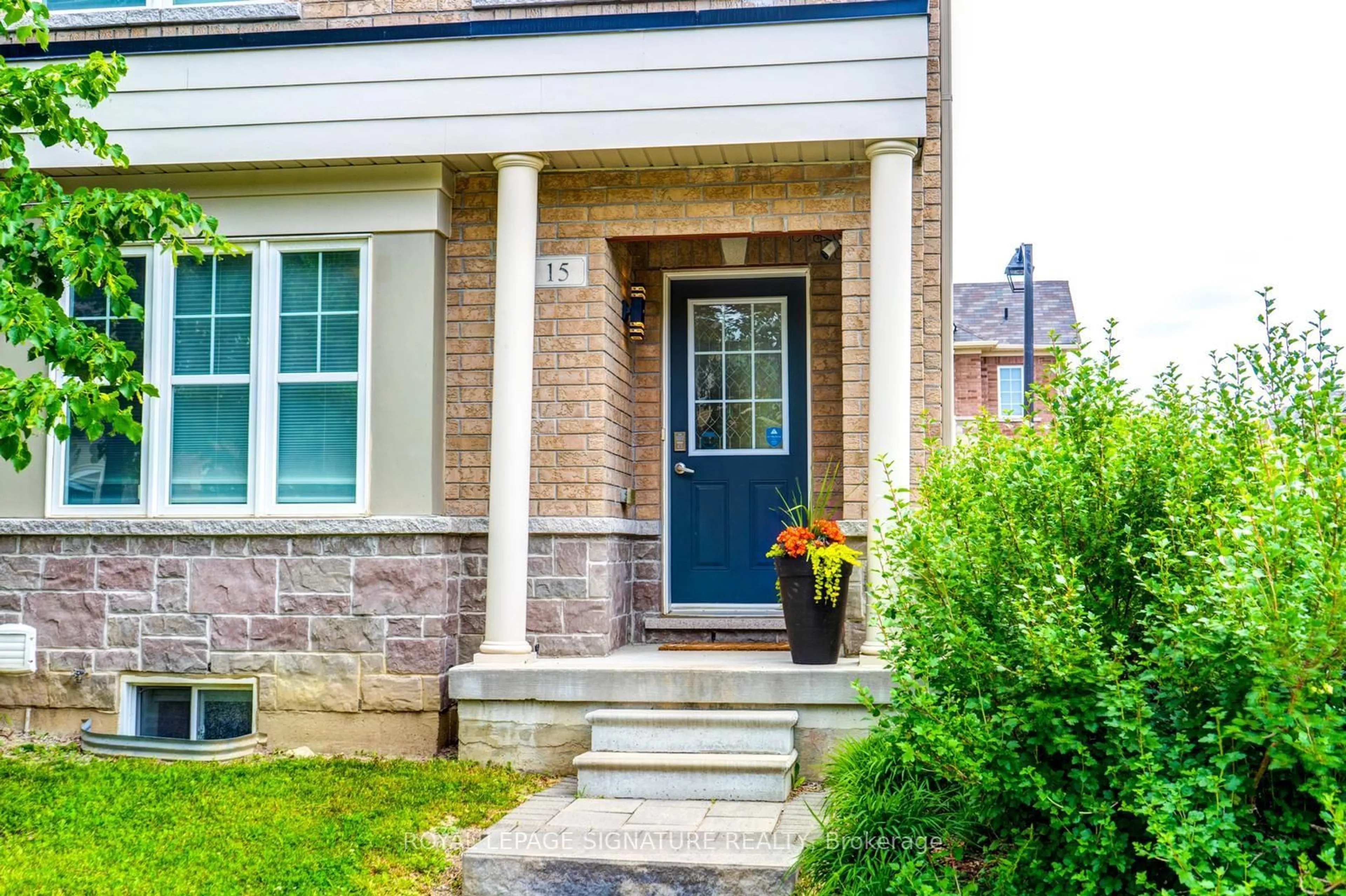 Home with brick exterior material, street for 15 Torah Gate, Vaughan Ontario L6A 4Y4
