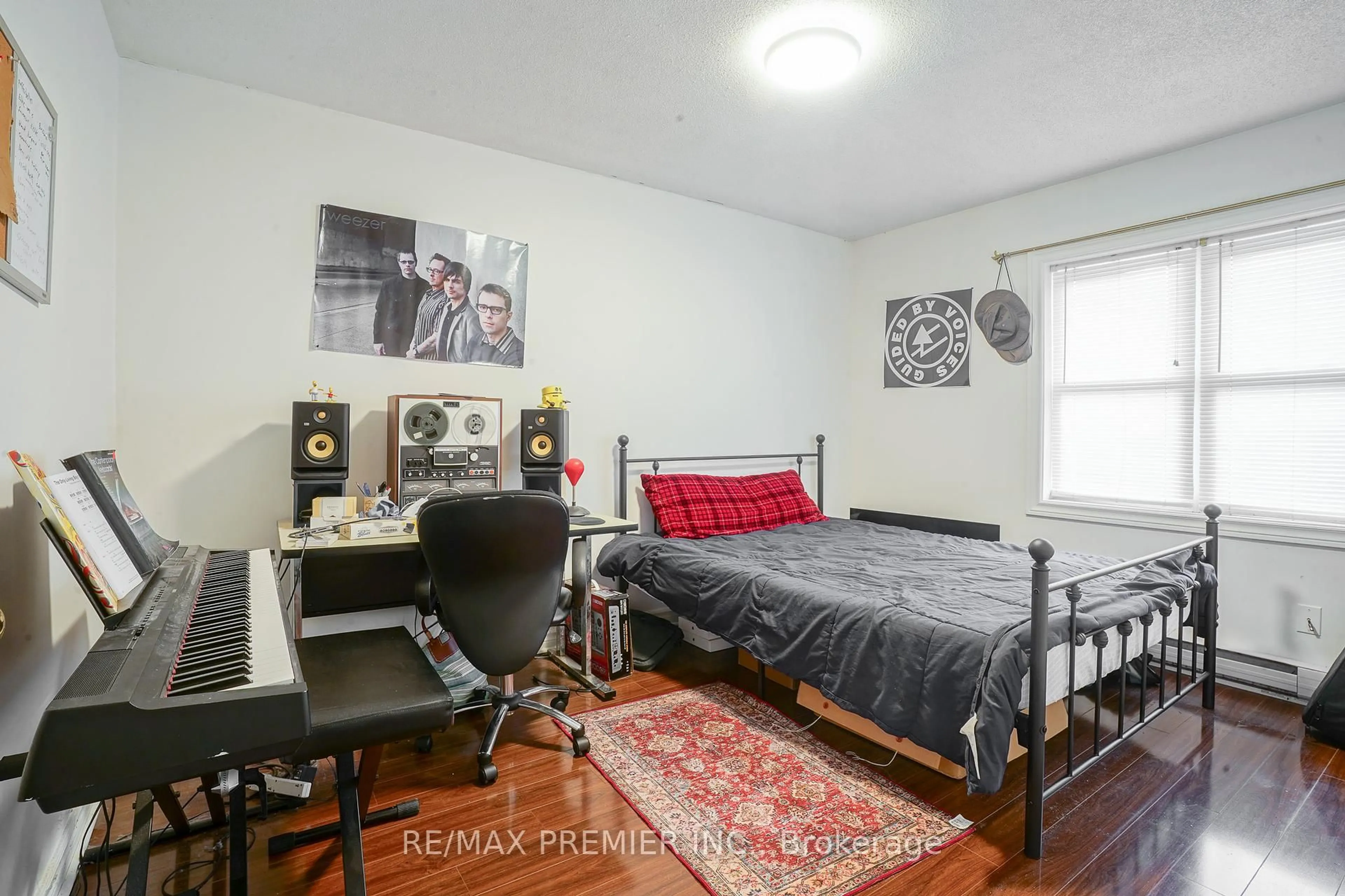A pic of a room for 644 Srigley St, Newmarket Ontario L3Y 1W9