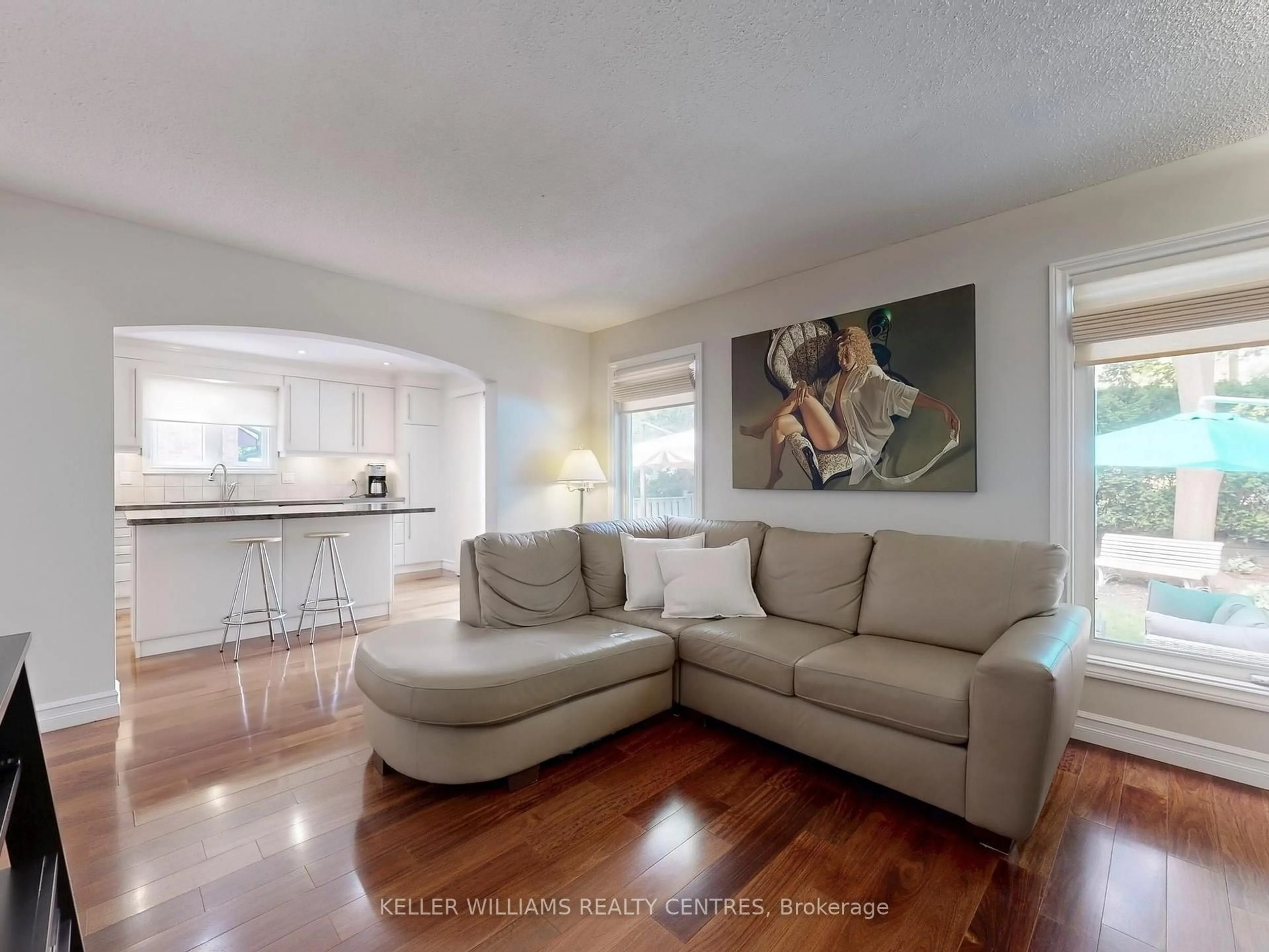 Living room with furniture, unknown for 23 Eleanor Circ, Richmond Hill Ontario L4C 6K6