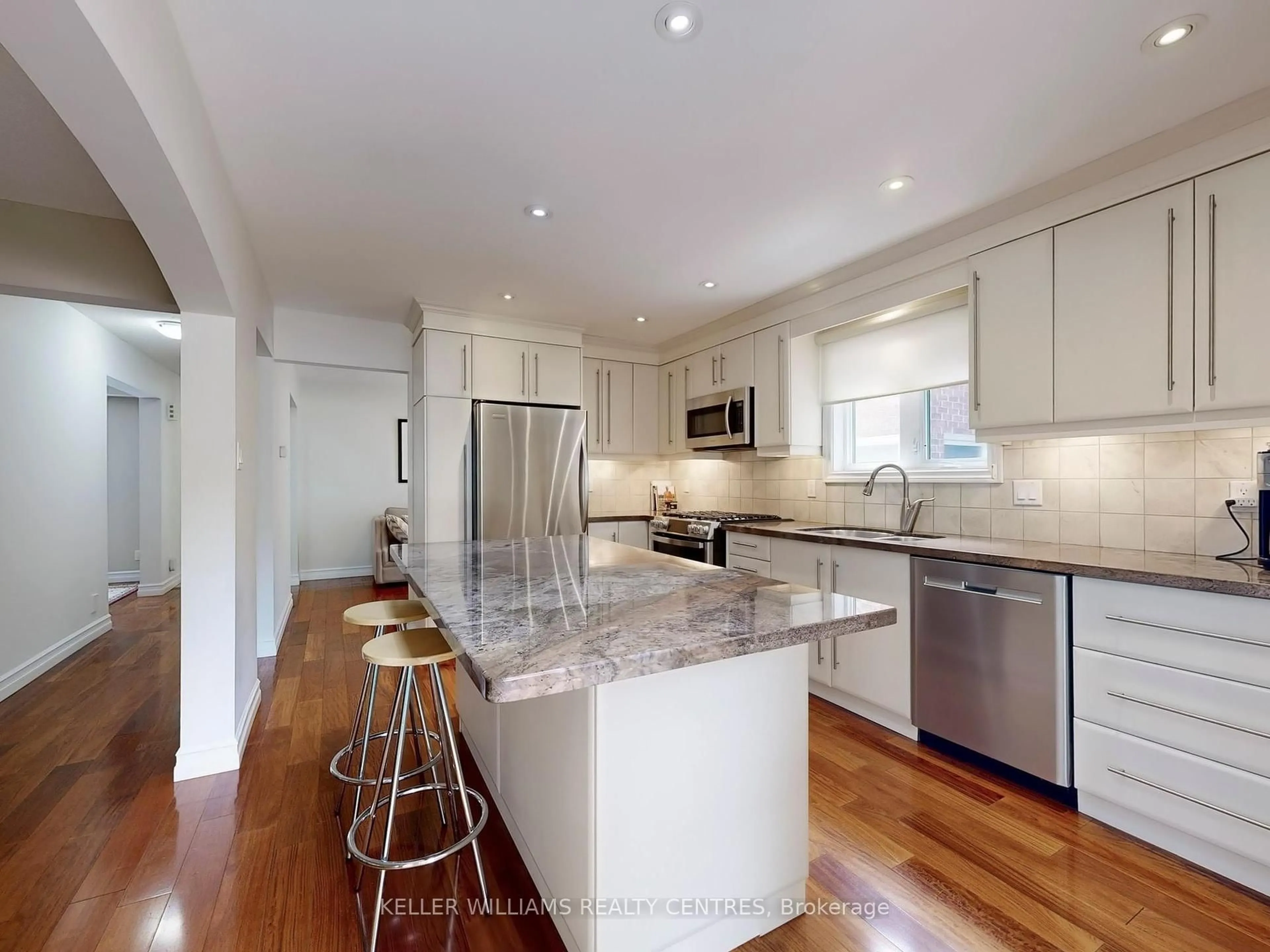 Open concept kitchen, unknown for 23 Eleanor Circ, Richmond Hill Ontario L4C 6K6
