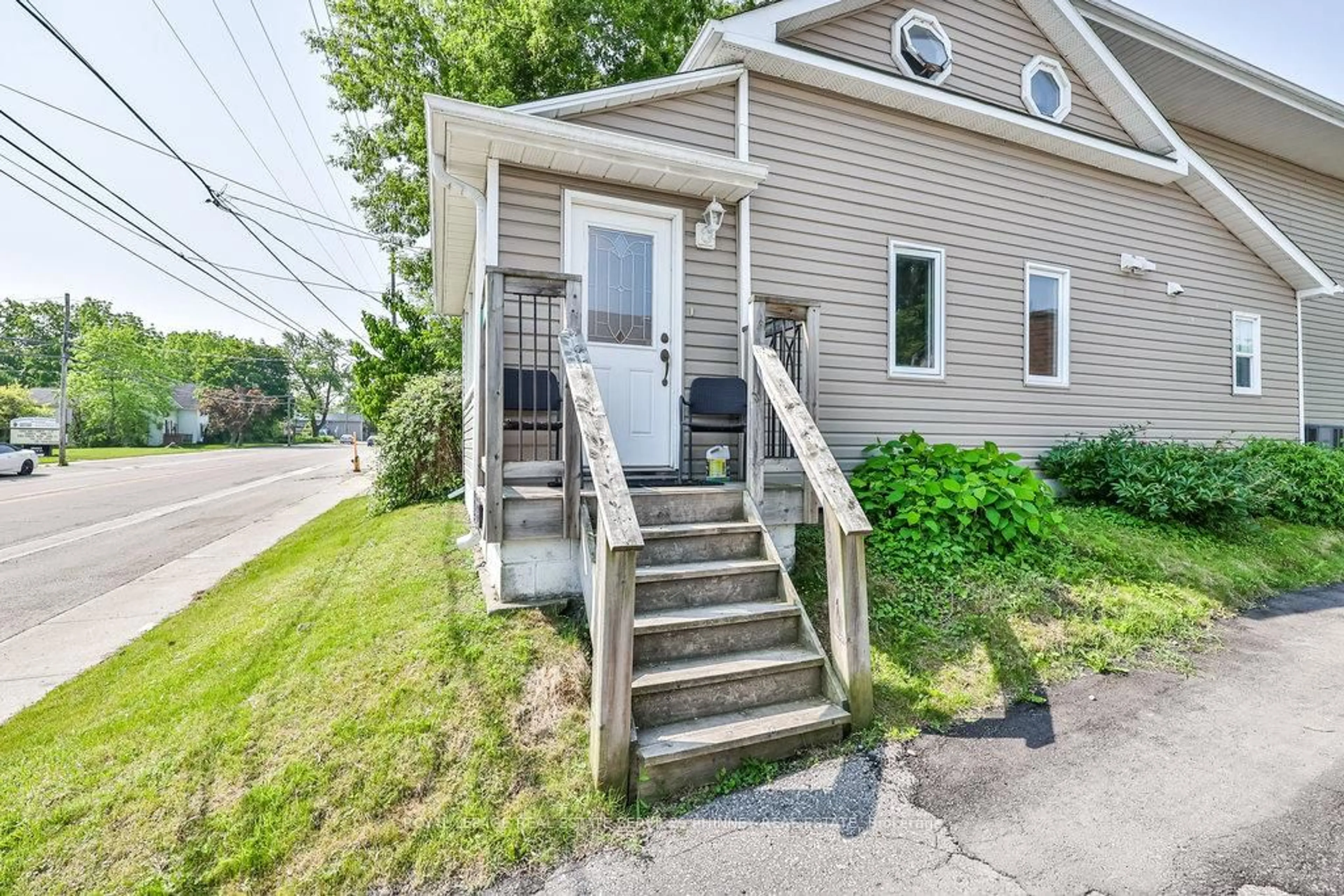 Unknown for 20480 Leslie St, East Gwillimbury Ontario L0G 1R0