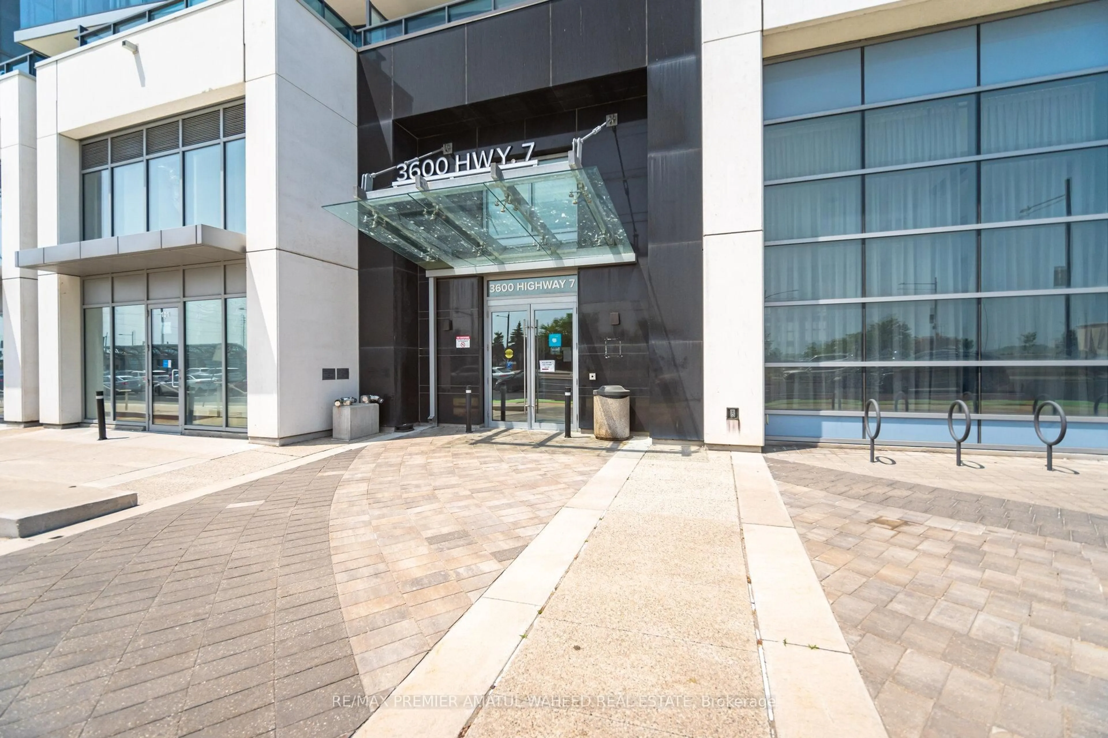 Indoor foyer for 3600 Highway 7 Rd #3212, Vaughan Ontario L4L 0G7