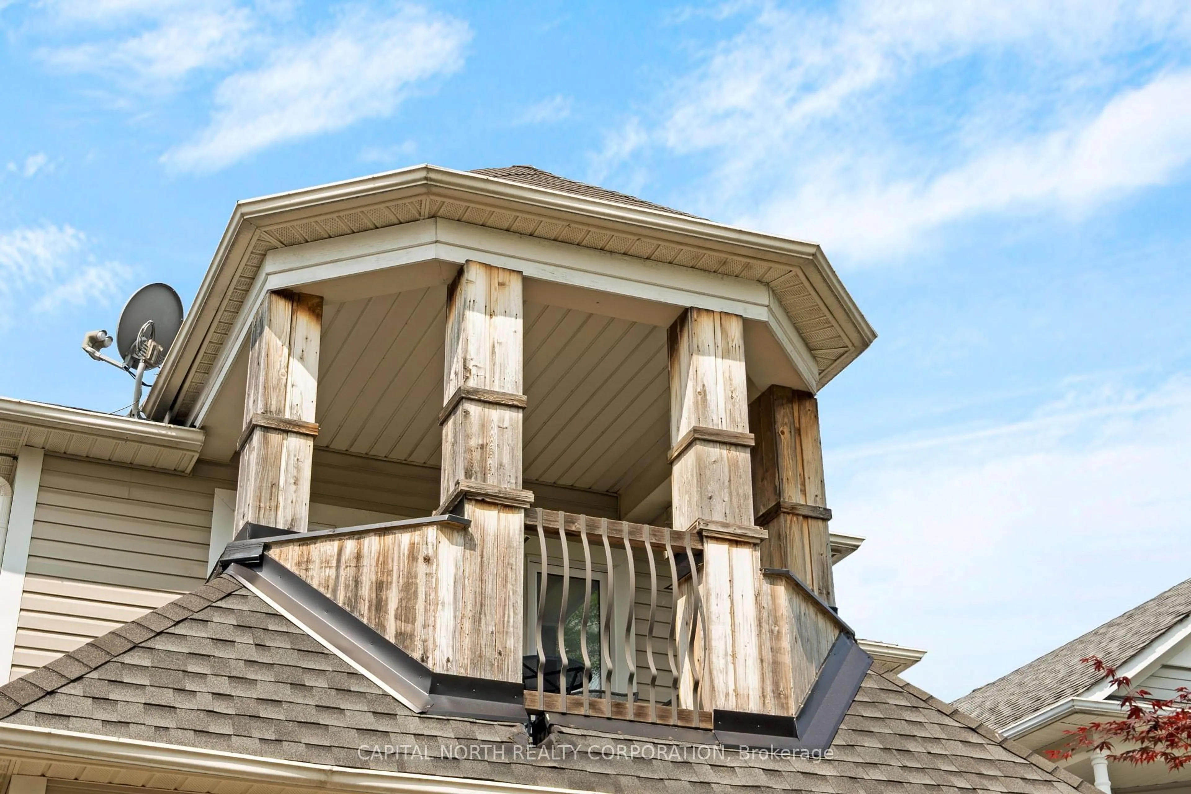 Home with vinyl exterior material, building for 58 McCurdy Dr, New Tecumseth Ontario L0G 1W0