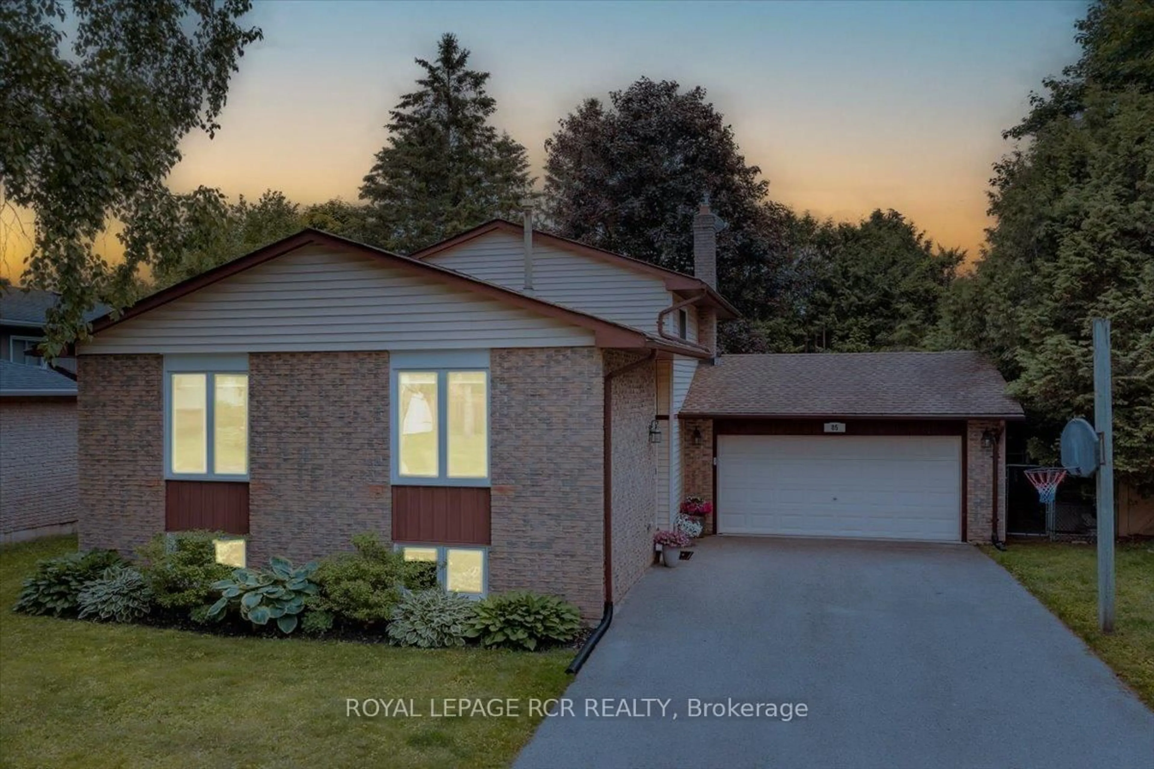 Unknown for 85 Shannon Rd, East Gwillimbury Ontario L0G 1M0