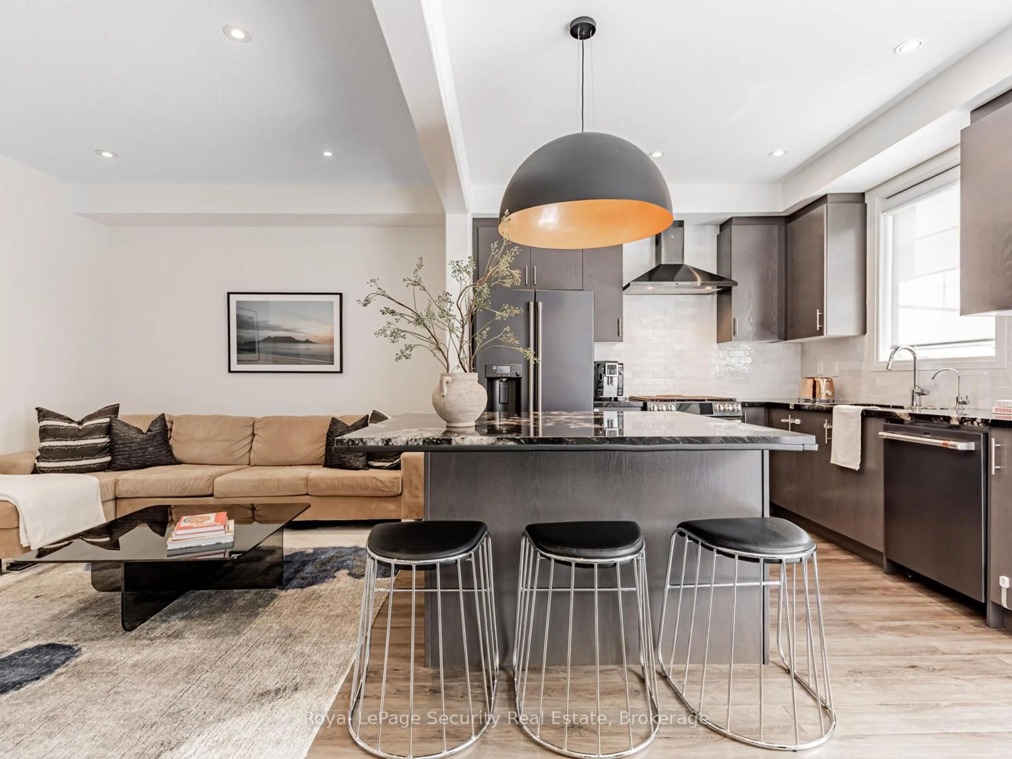 Open concept kitchen, unknown for 98 Casserley Cres, New Tecumseth Ontario L0G 1W0