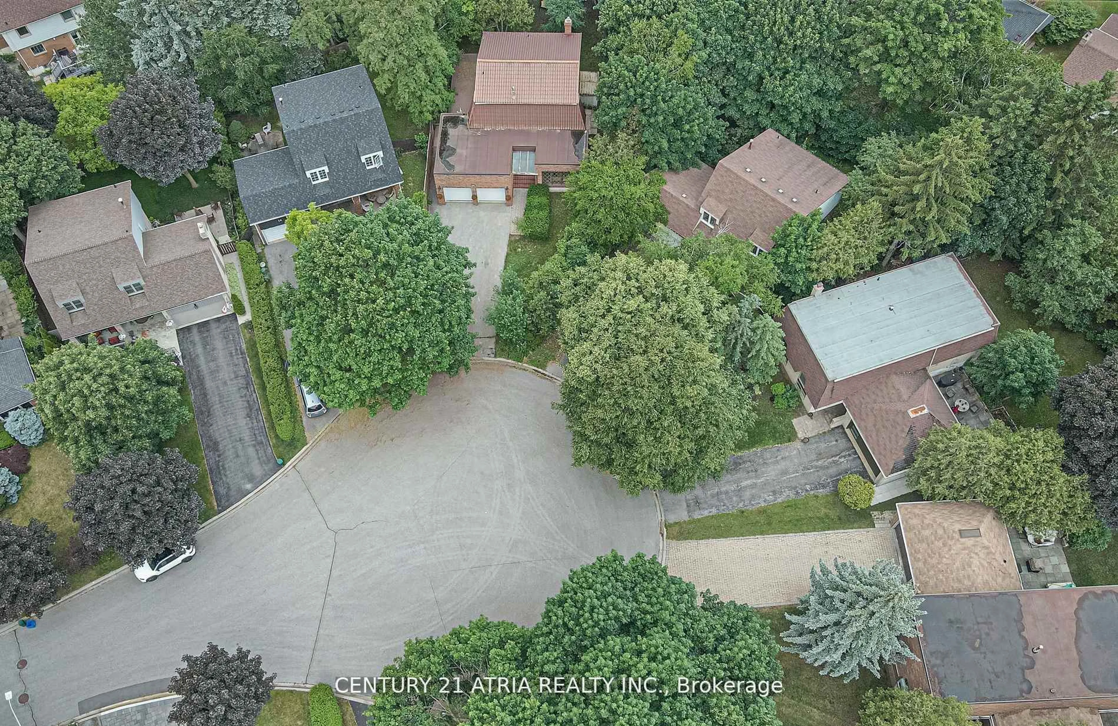 A pic from outside/outdoor area/front of a property/back of a property/a pic from drone, unknown for 18 Hester Crt, Markham Ontario L3T 3K5