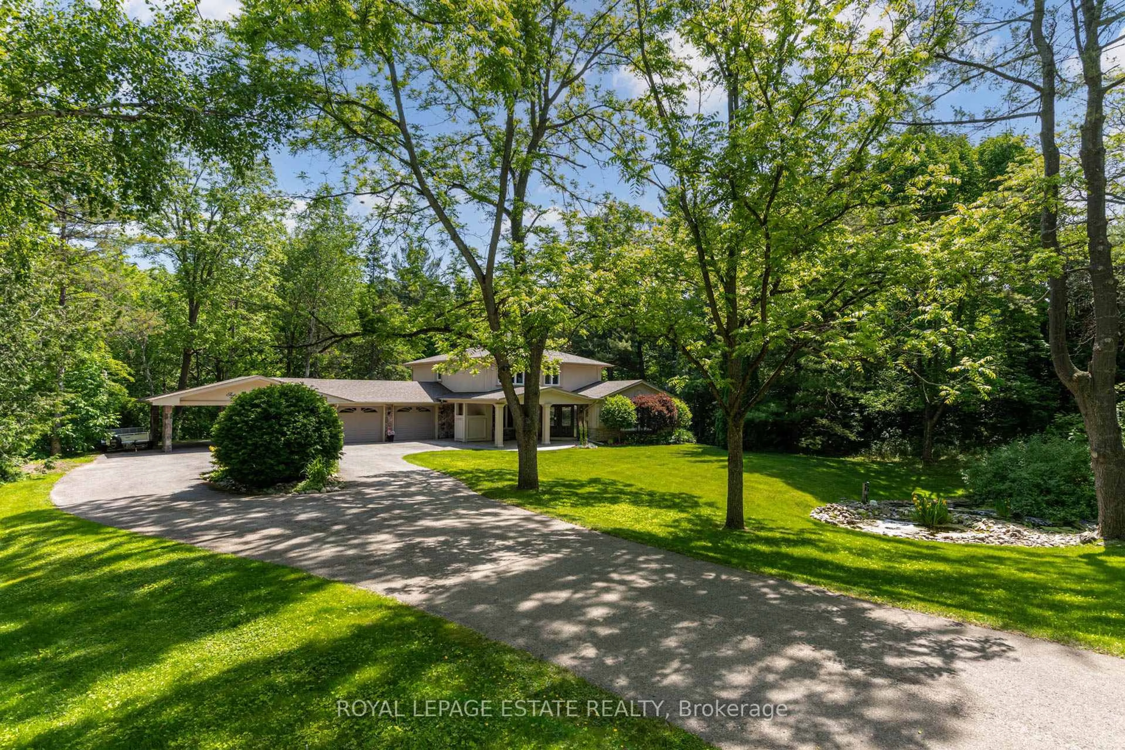 A pic from outside/outdoor area/front of a property/back of a property/a pic from drone, street for 65 Watch Hill Rd, King Ontario L7B 1K1