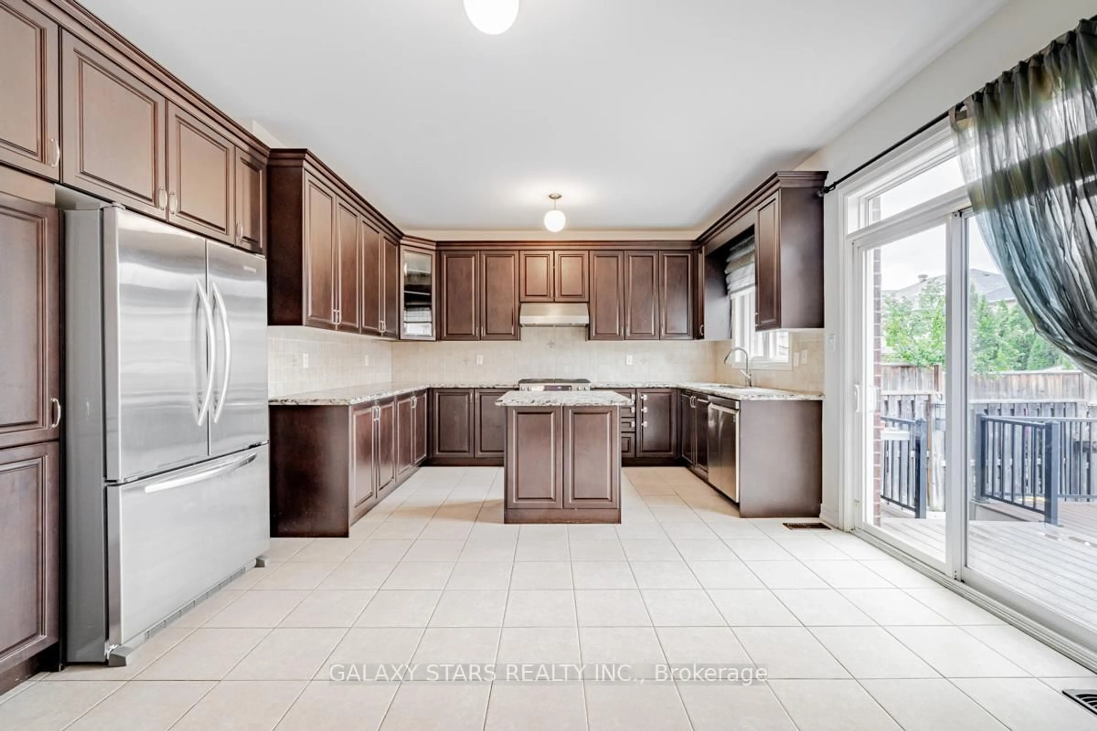 Open concept kitchen, ceramic/tile floor for 63 Trudeau Dr, Vaughan Ontario L4H 0B7