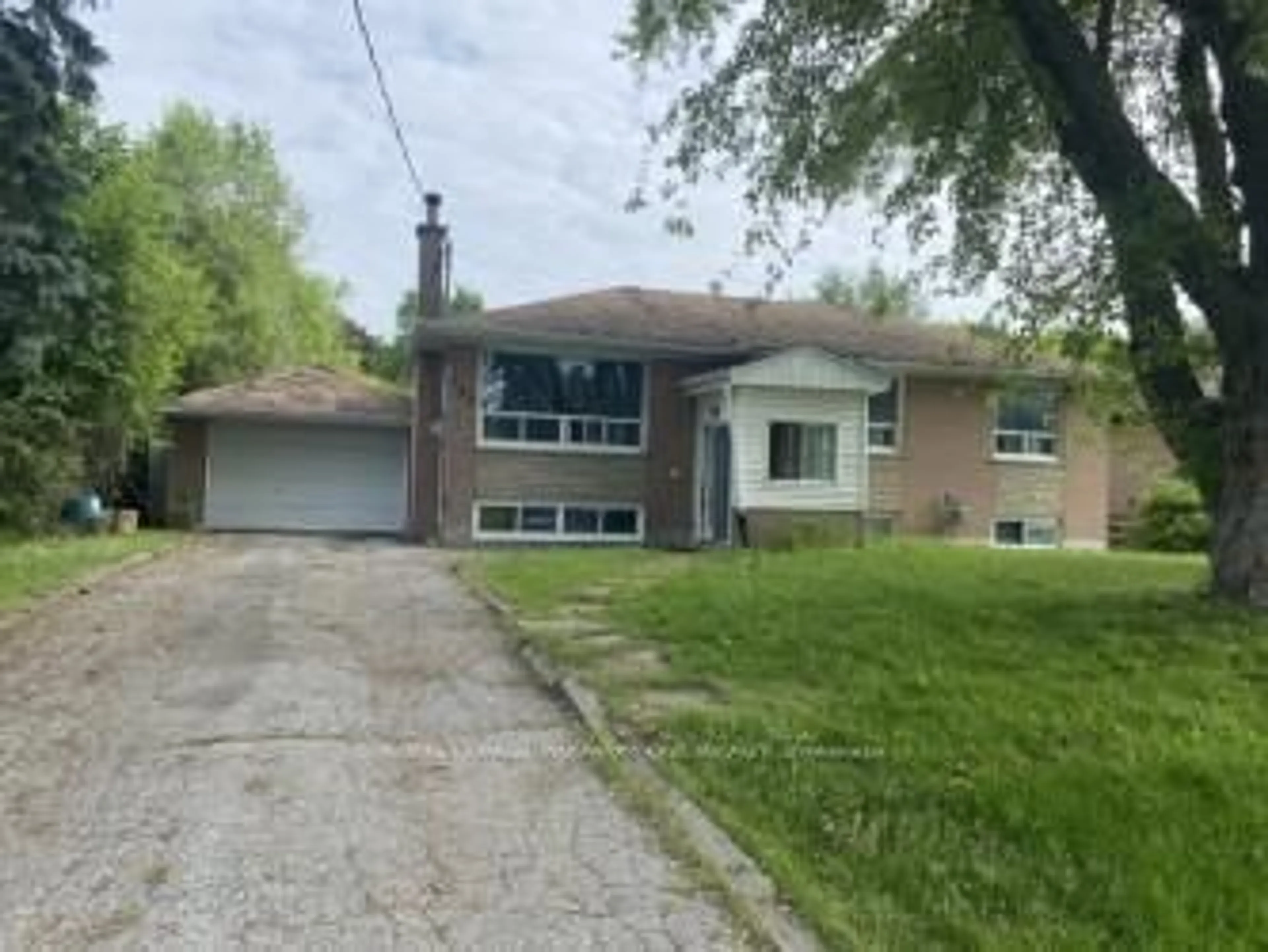 Home with brick exterior material, street for 142 Kingslynn Dr, King Ontario L7B 1H1