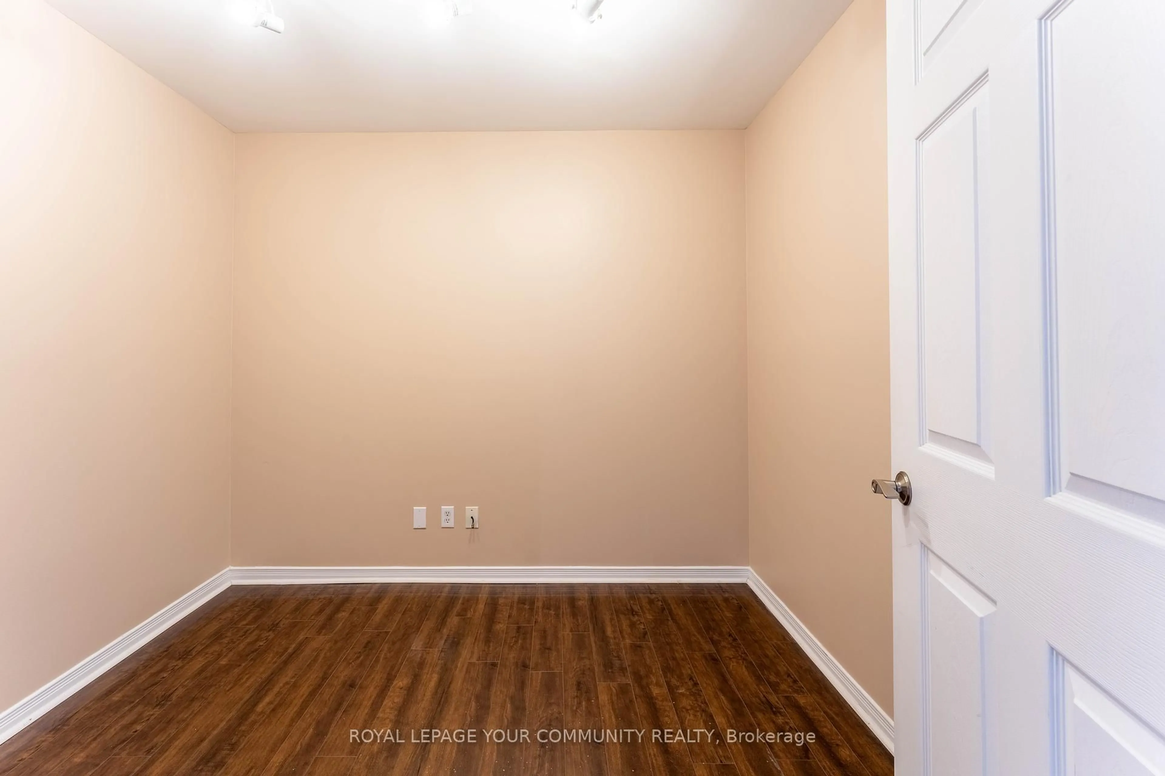 A pic of a room for 1 Maison Parc Crt #619, Vaughan Ontario L4J 9K1