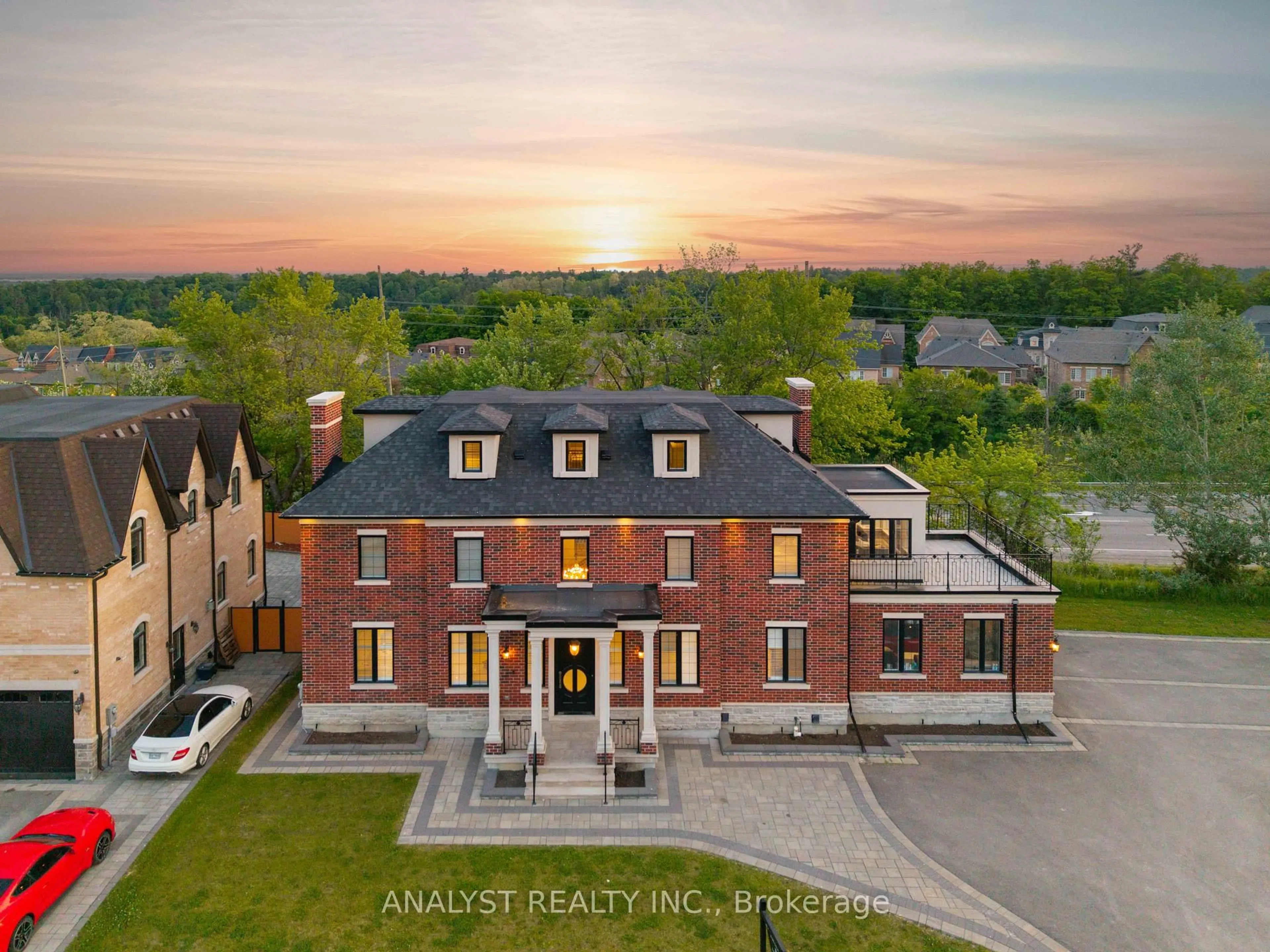 A pic from outside/outdoor area/front of a property/back of a property/a pic from drone, unknown for 10690 Islington Ave, Vaughan Ontario L0J 1C0