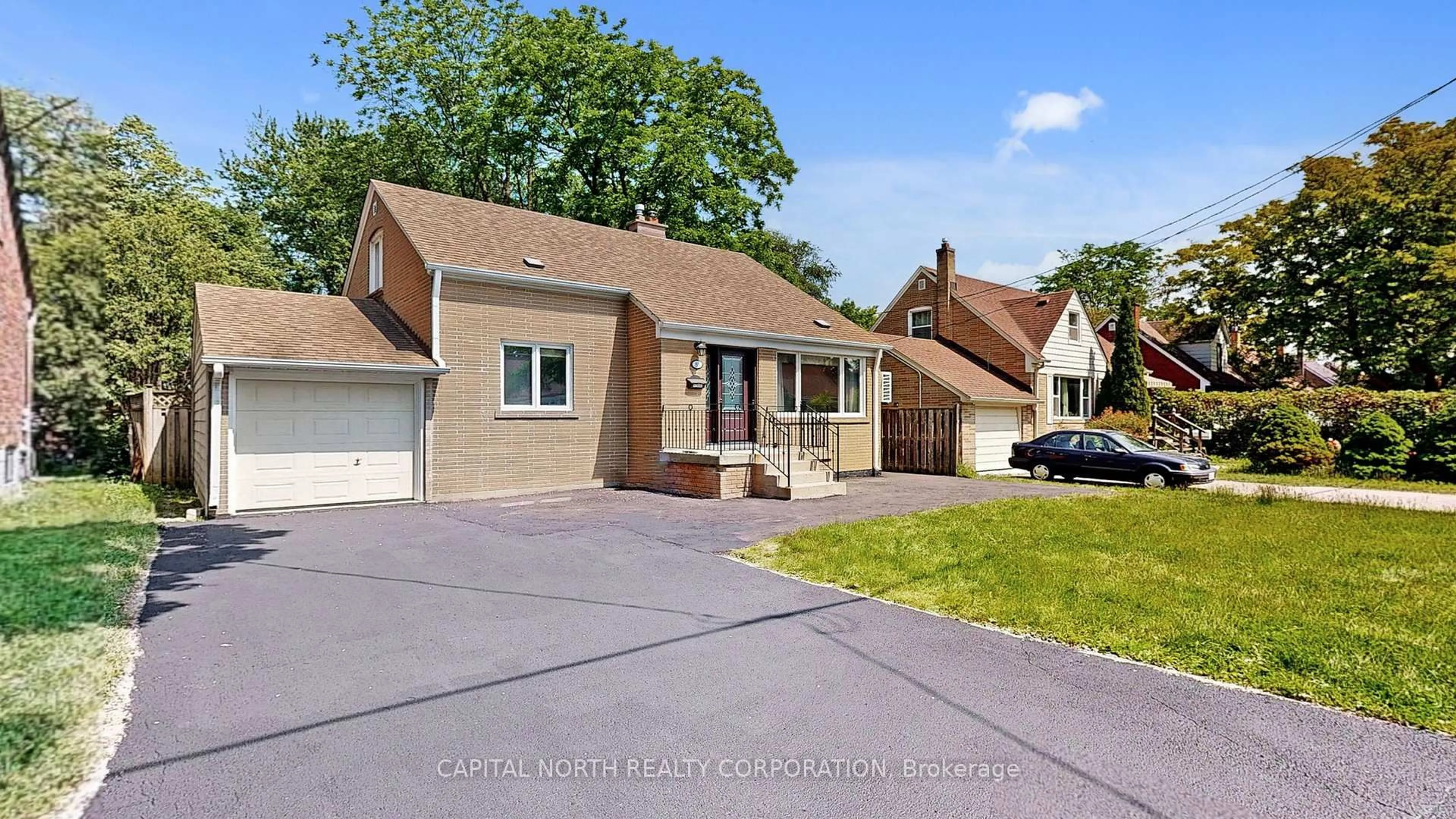 Unknown for 85 Lawrence Ave, Richmond Hill Ontario L4C 1Z2