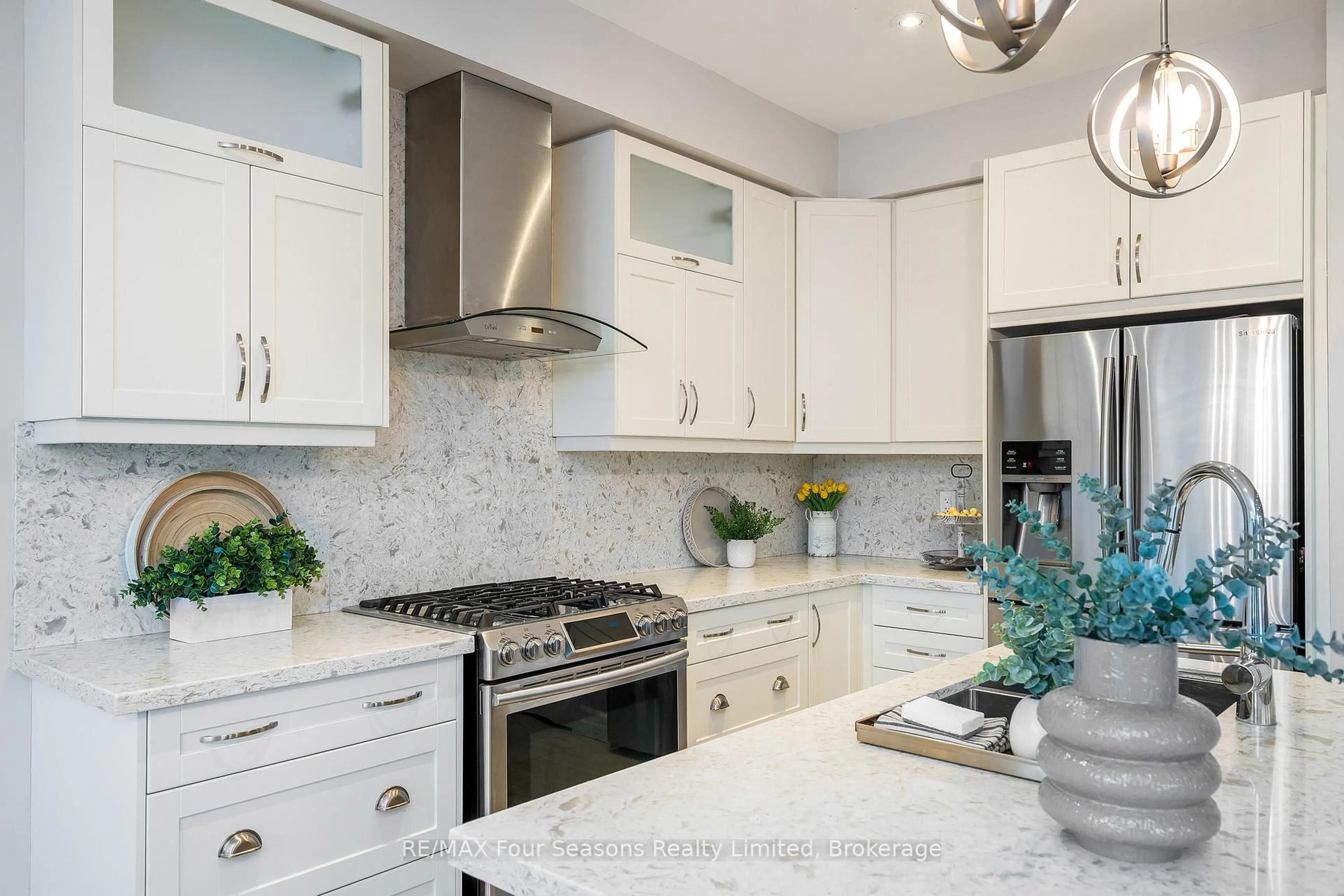Contemporary kitchen, ceramic/tile floor for 29 Wagner Cres, Essa Ontario L3W 0R5