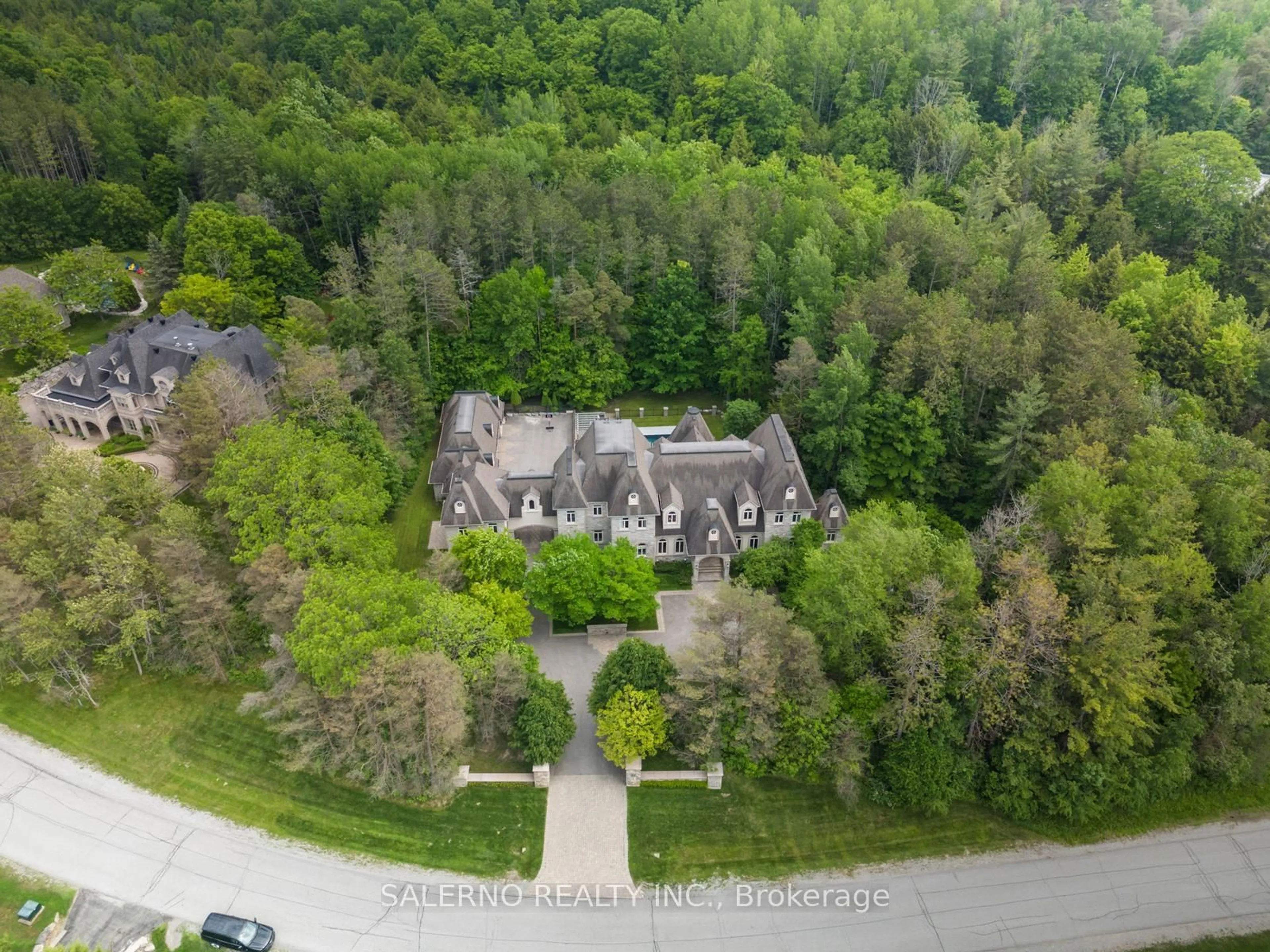 A pic from outside/outdoor area/front of a property/back of a property/a pic from drone, forest/trees view for 55 Greenvalley Circ, Whitchurch-Stouffville Ontario L4A 2L4