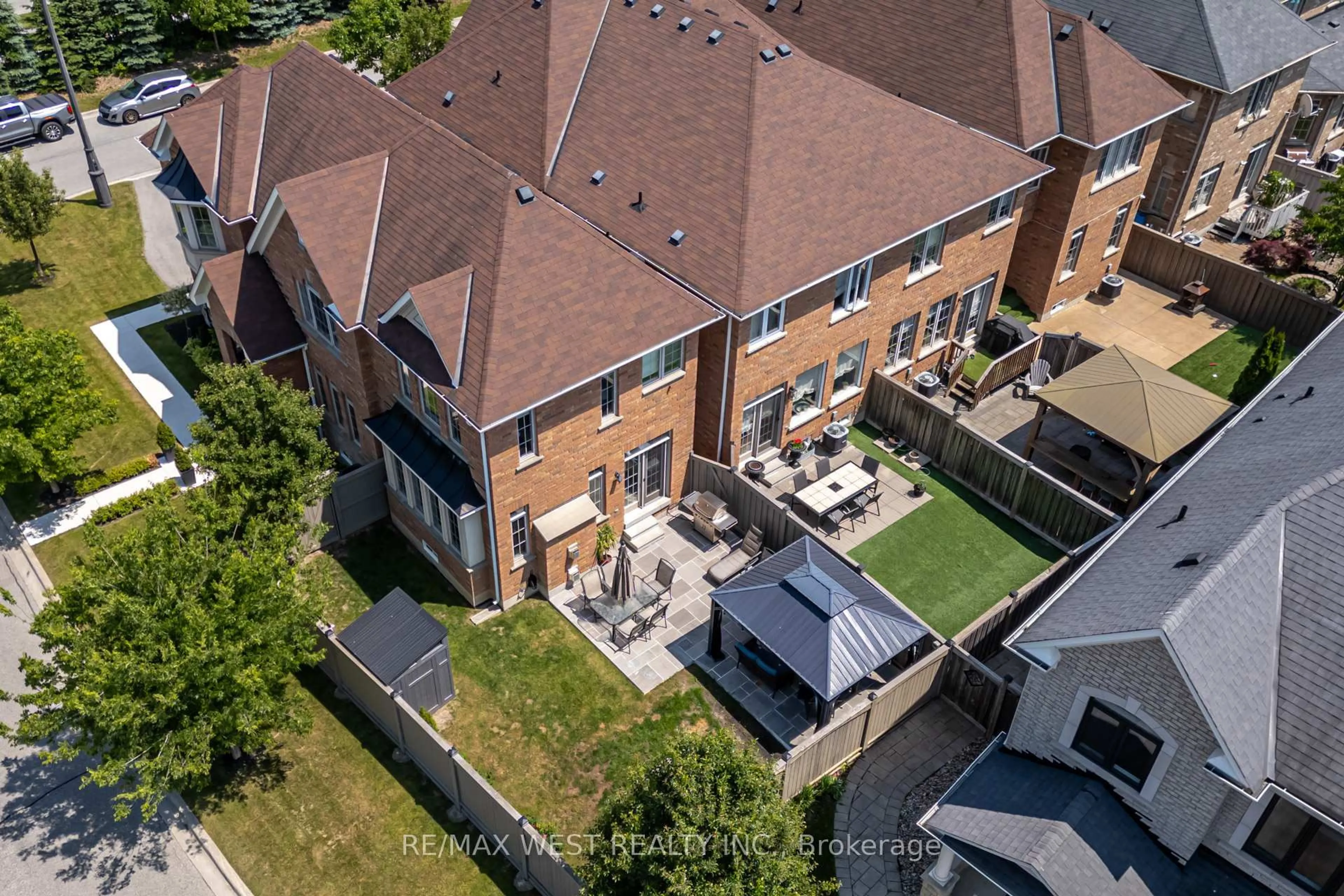 A pic from outside/outdoor area/front of a property/back of a property/a pic from drone, unknown for 177 Wardlaw Pl, Vaughan Ontario L4H 3L6