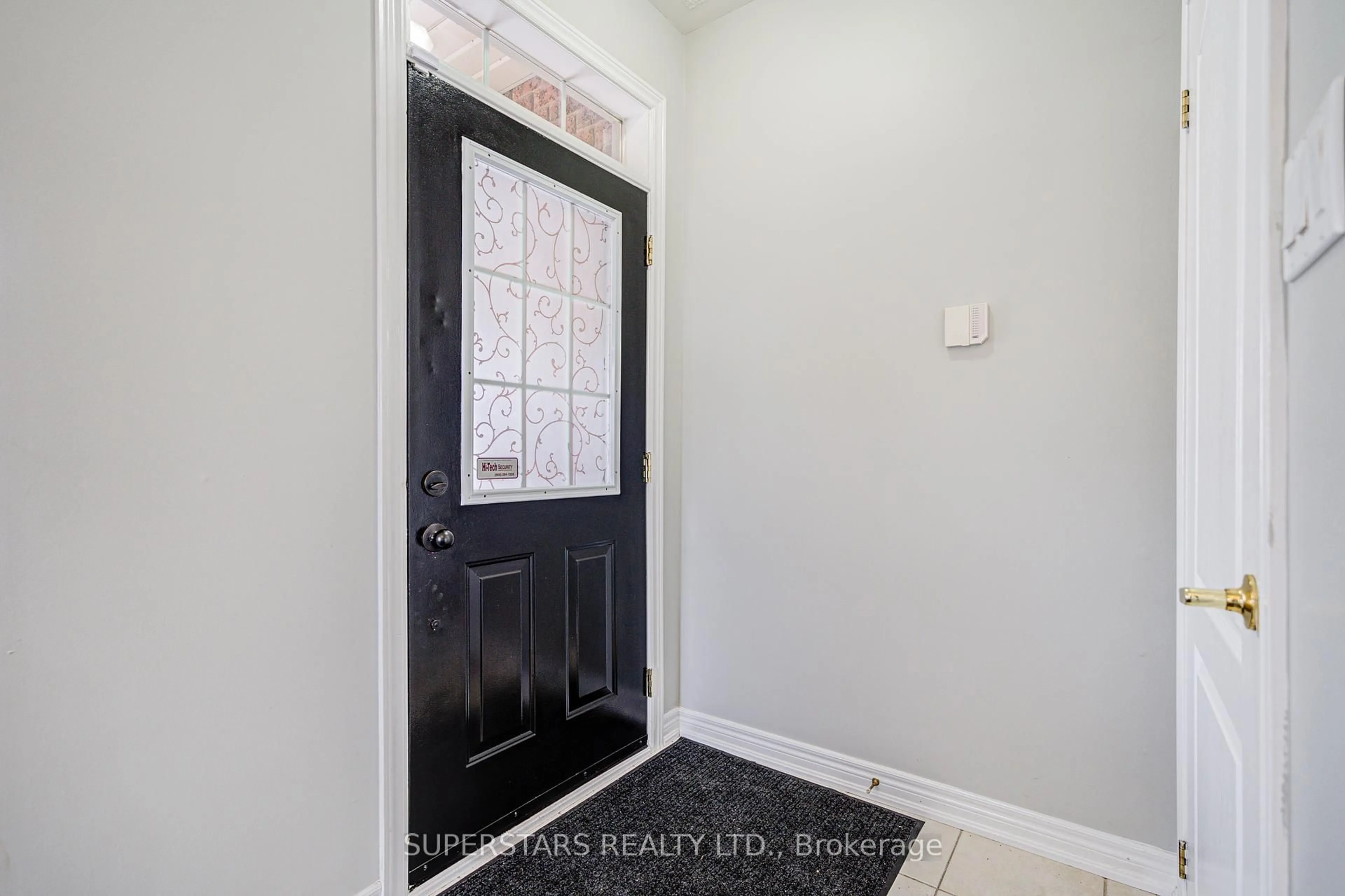 Indoor entryway for 45 Saint Damian Ave, Vaughan Ontario L4H 2L6