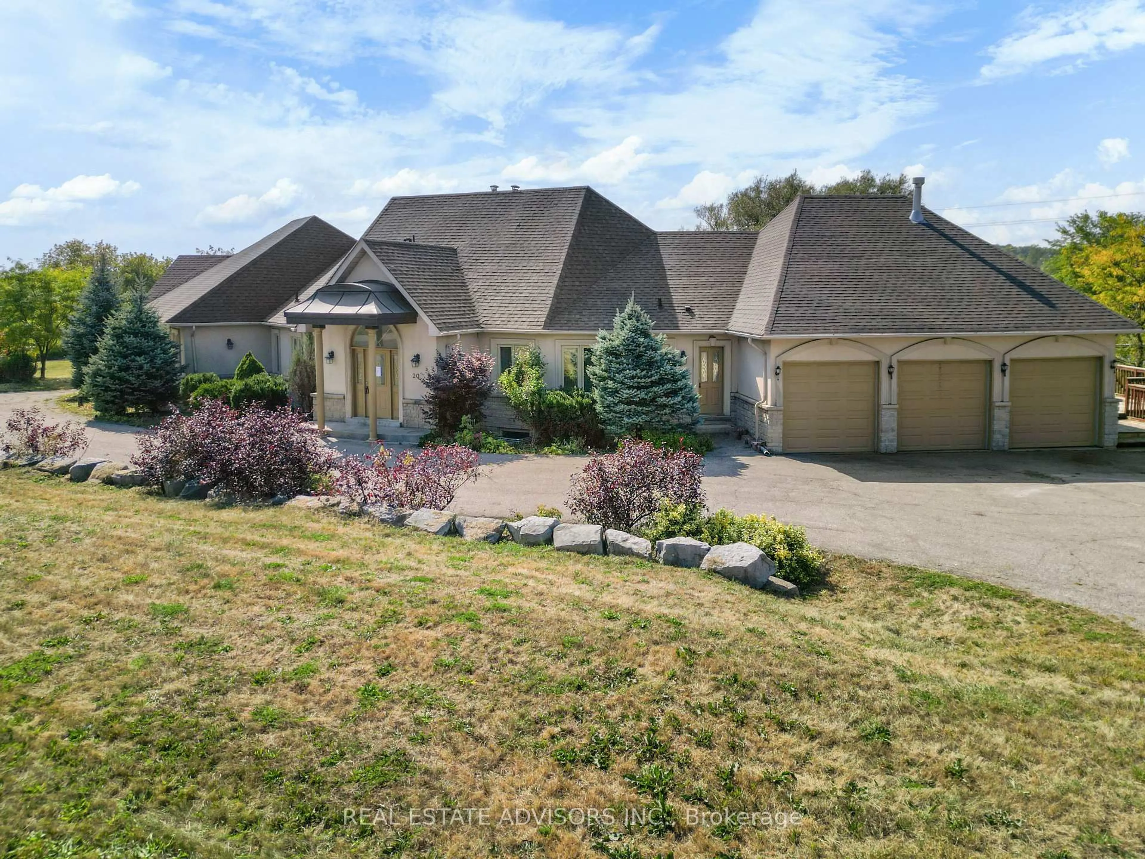 A pic from outside/outdoor area/front of a property/back of a property/a pic from drone, street for 20 Bells Lake Rd, King Ontario L0G 1T0
