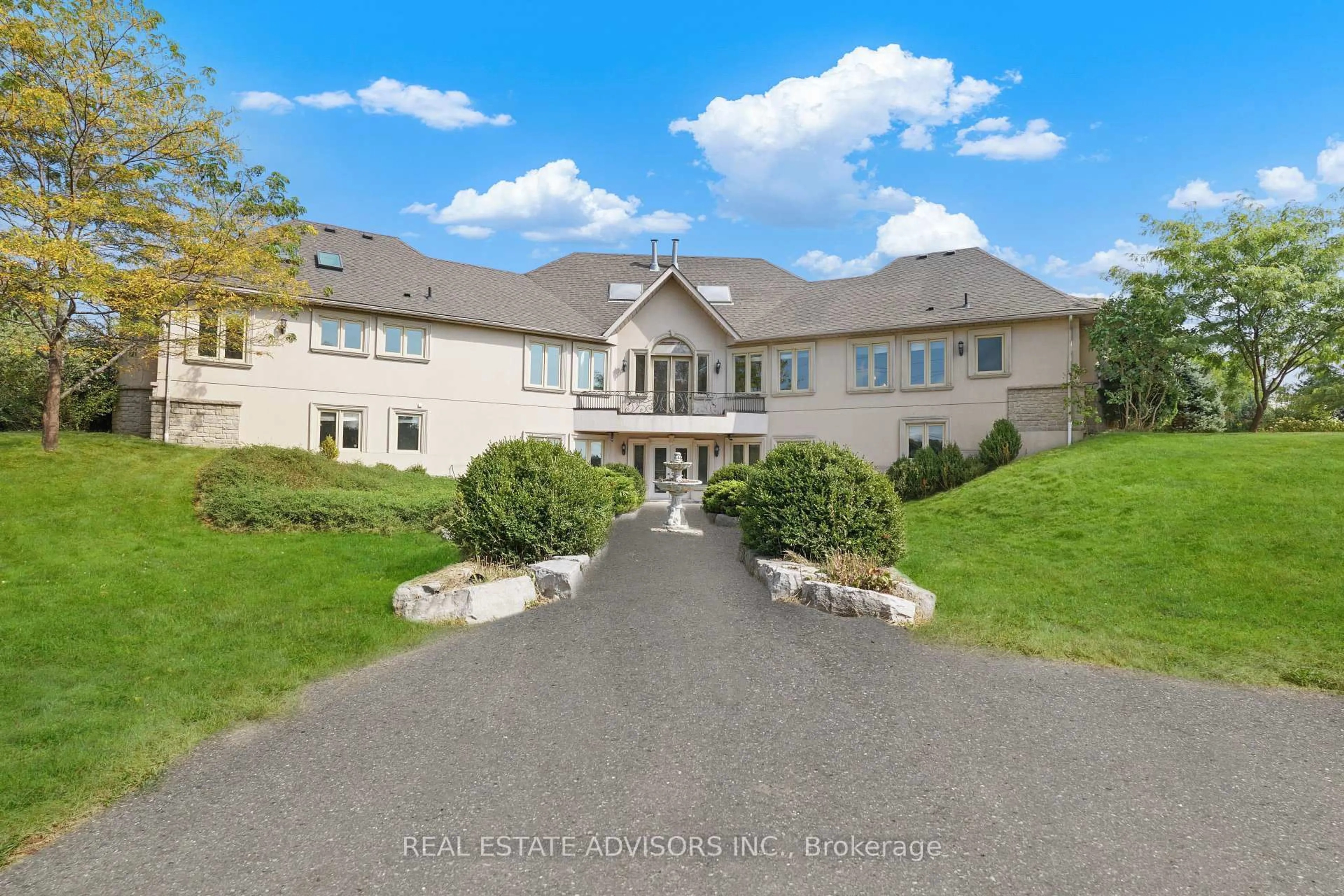 A pic from outside/outdoor area/front of a property/back of a property/a pic from drone, water/lake/river/ocean view for 20 Bells Lake Rd, King Ontario L0G 1T0