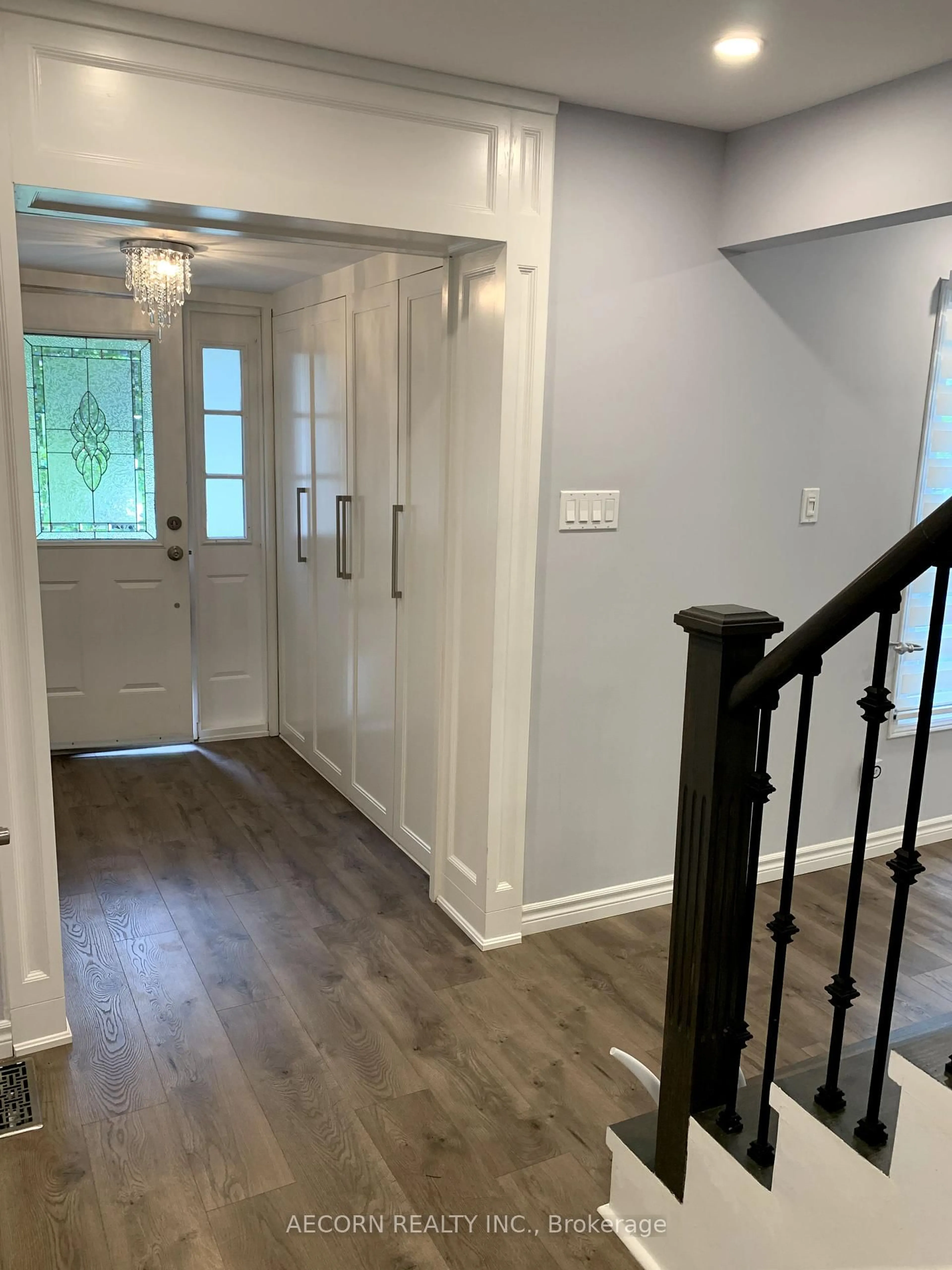 Indoor entryway for 203 John Bowser Cres, Newmarket Ontario L3Y 7N6