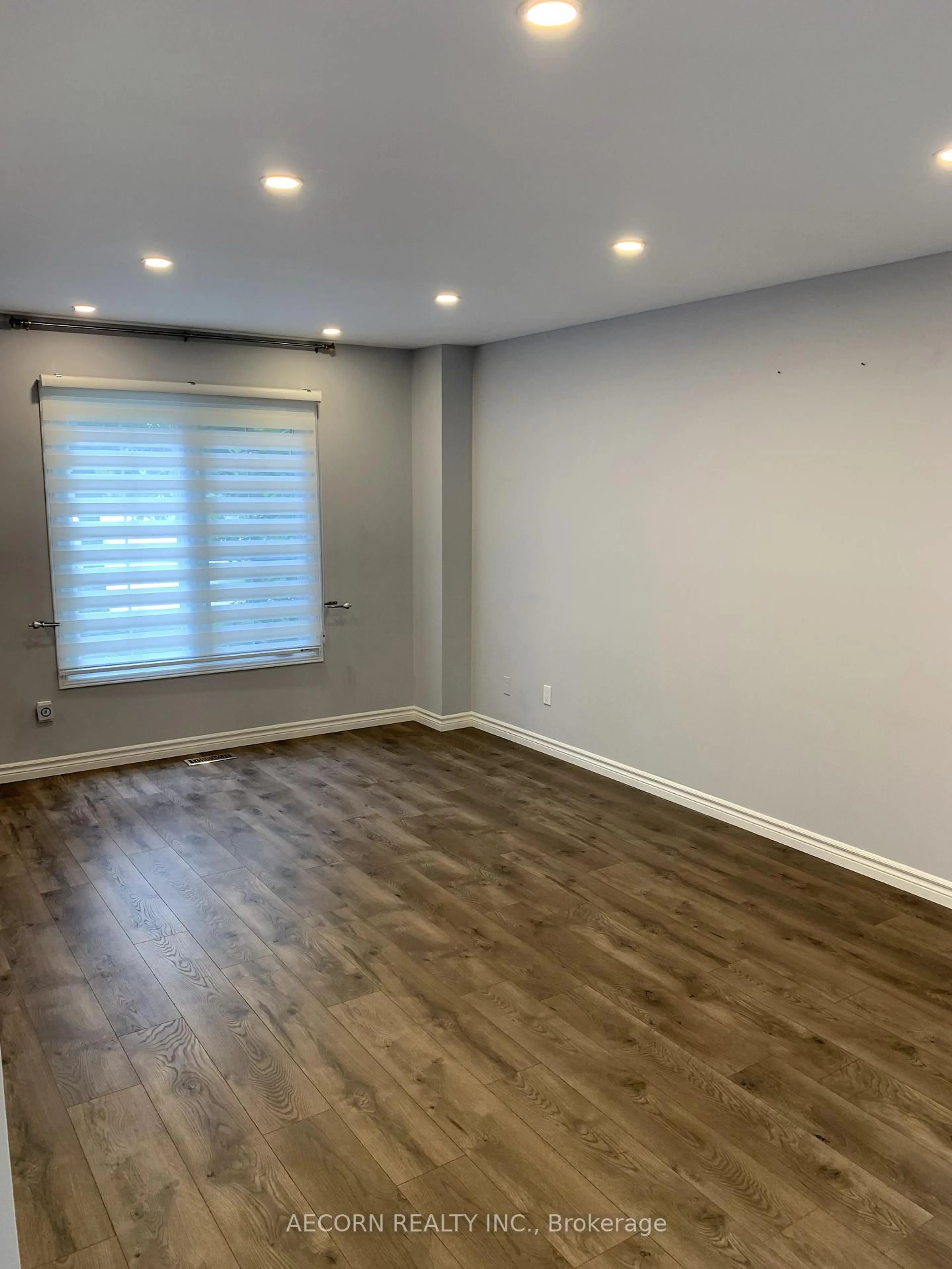 A pic of a room for 203 John Bowser Cres, Newmarket Ontario L3Y 7N6