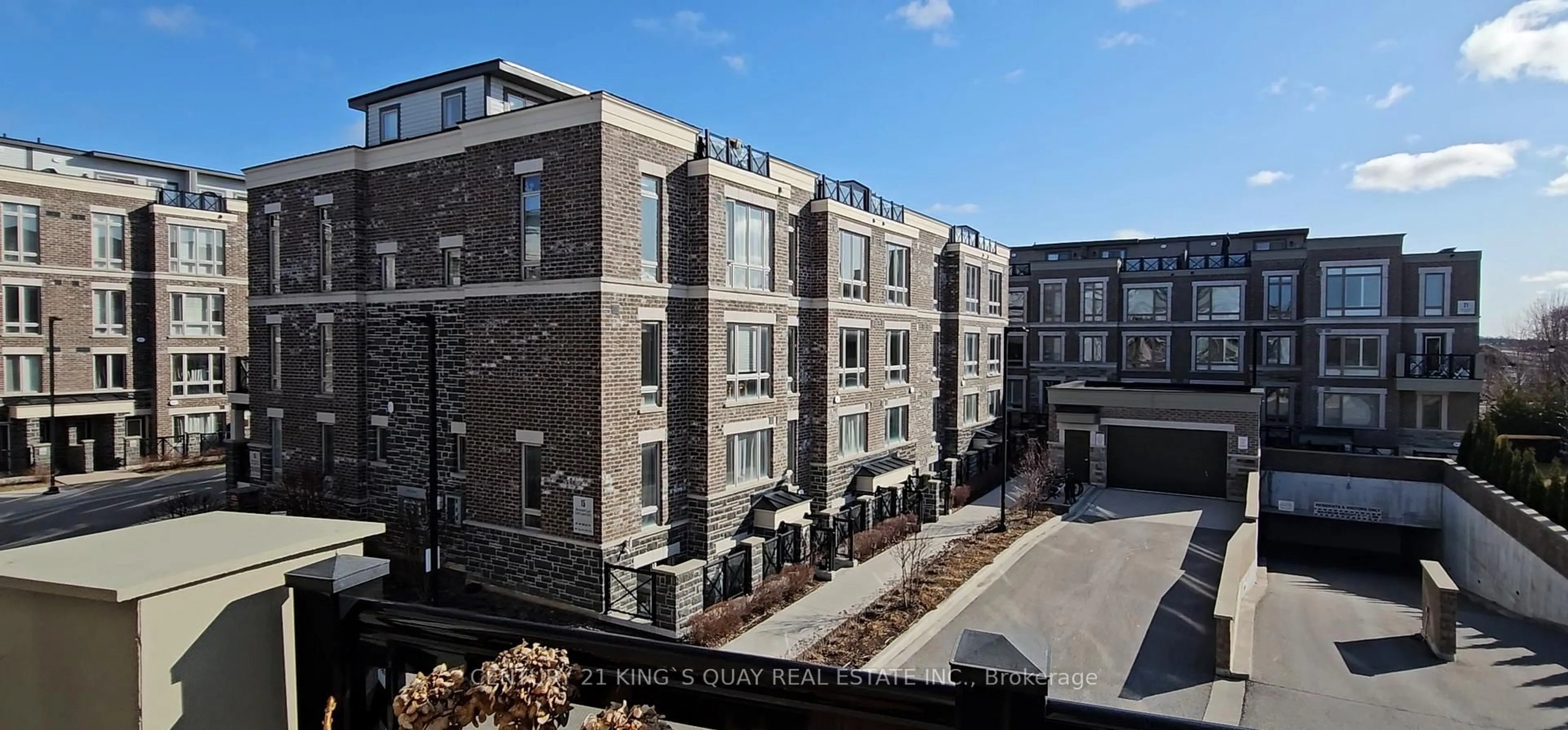 A pic from outside/outdoor area/front of a property/back of a property/a pic from drone, building for 2 Westmeath Lane #2104, Markham Ontario L6B 1N5