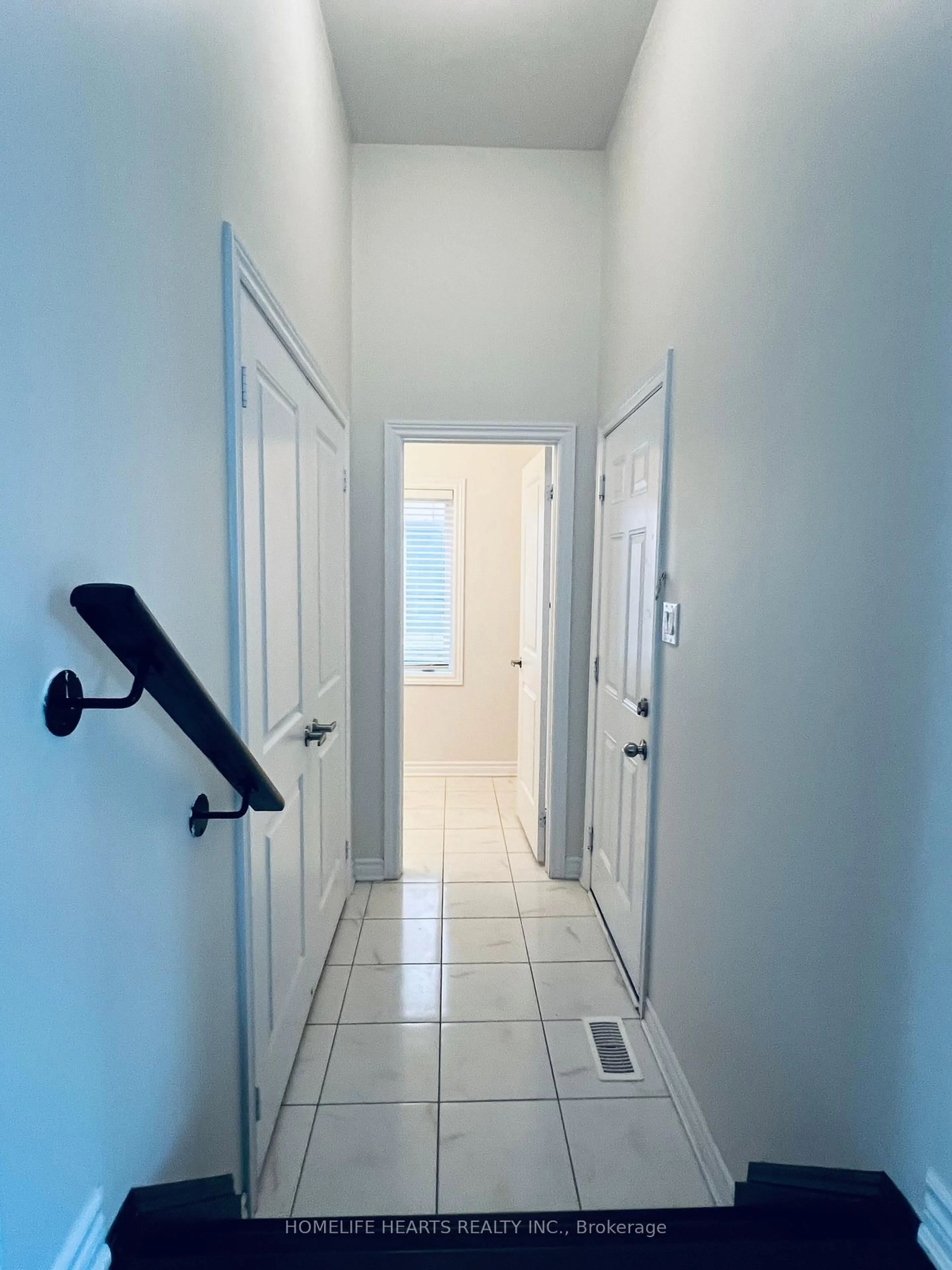Indoor entryway for 1030 Barton Way, Innisfil Ontario L9S 0N5