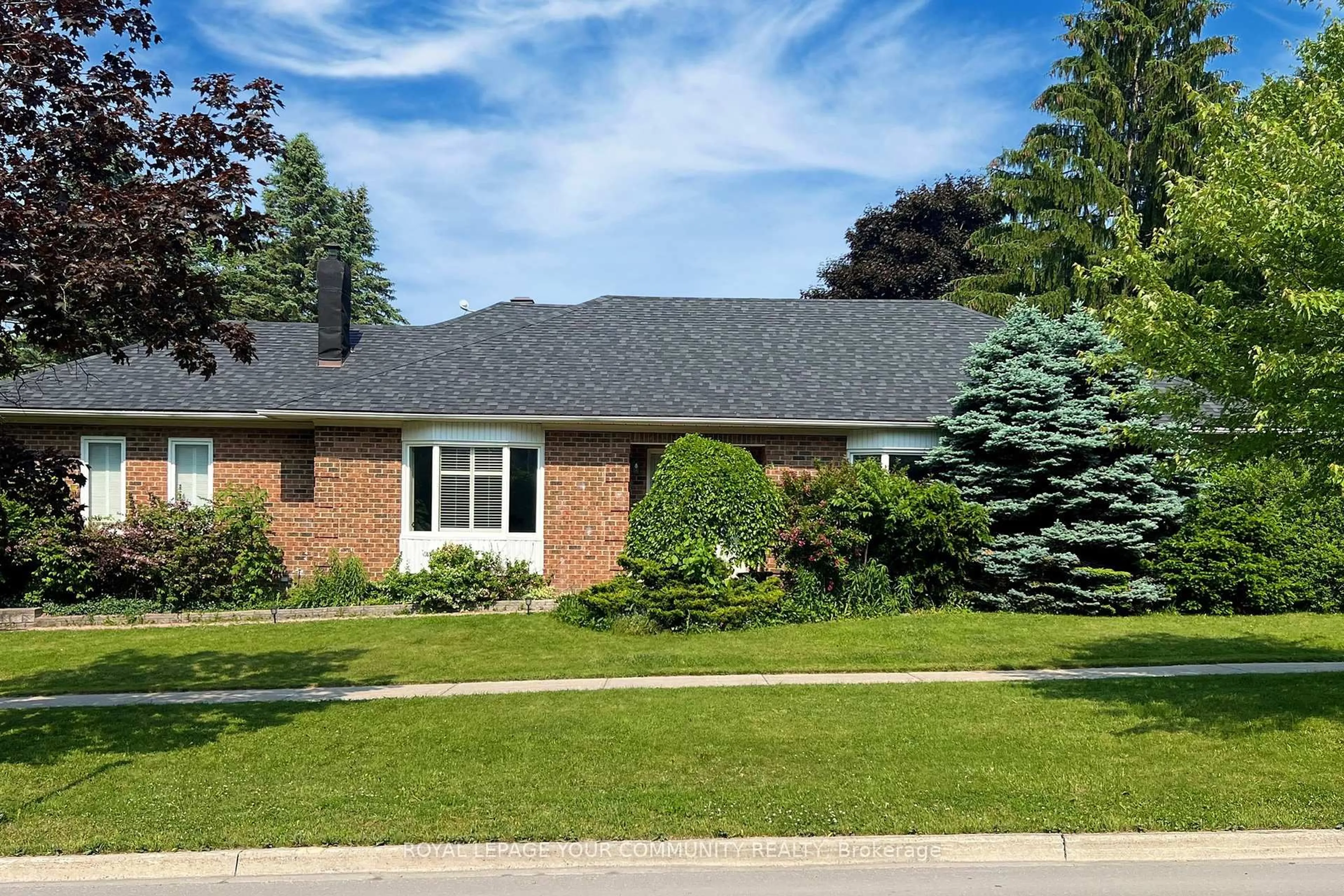 Home with brick exterior material, street for 284 Murray Dr, Aurora Ontario L4G 6B1