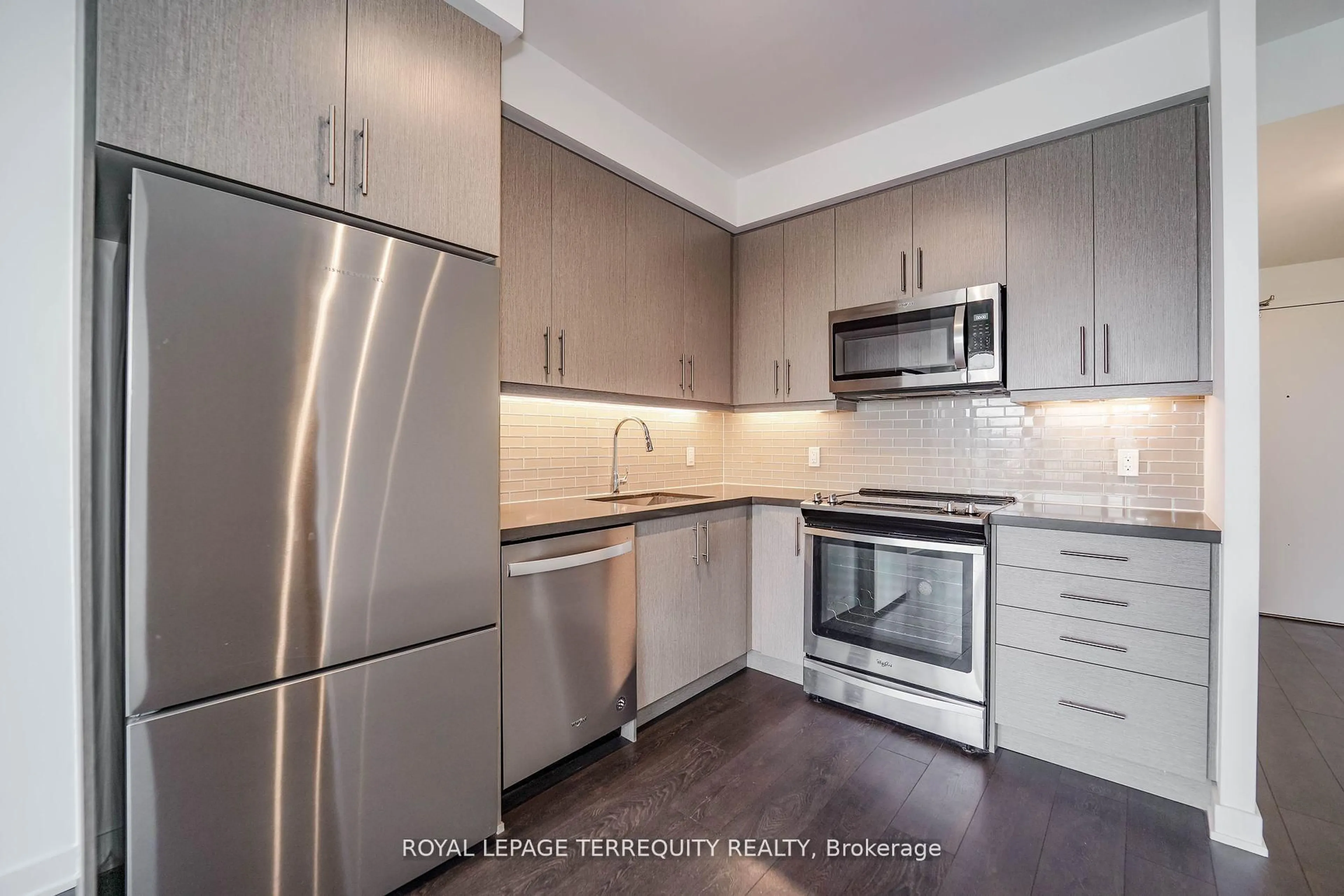 Standard kitchen, unknown for 85 Oneida Cres #302, Richmond Hill Ontario L4B 0H4