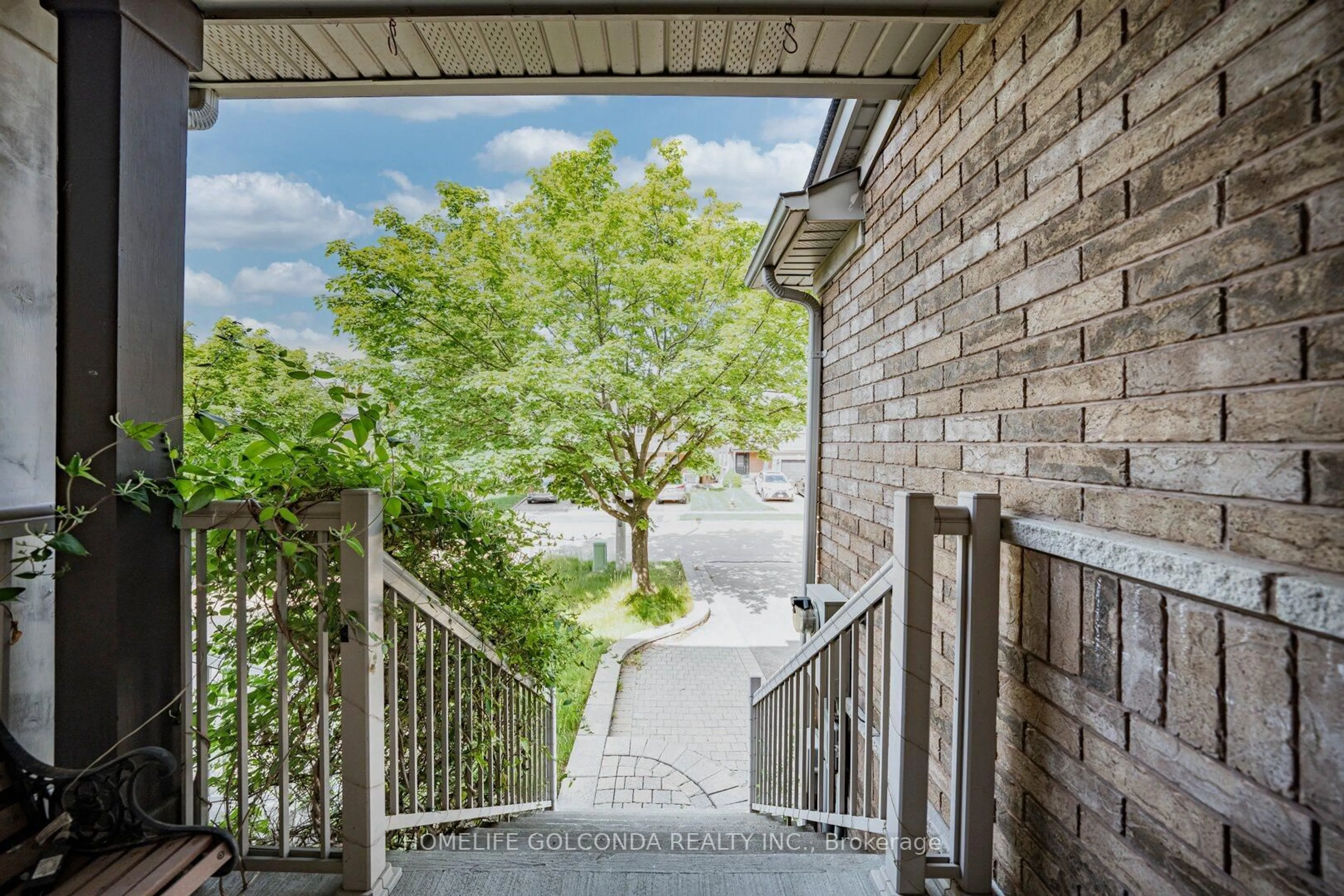 Patio, street for 77 Harmony Rd, Vaughan Ontario L4K 5G5